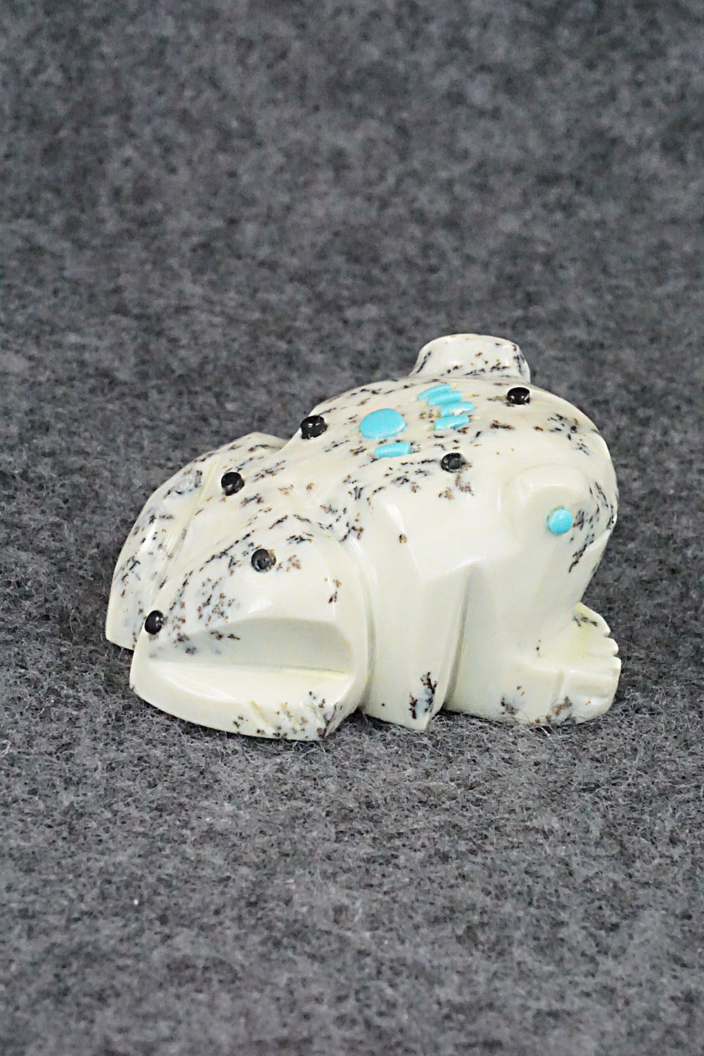 Frog Zuni Fetish Carving - Danette Laate