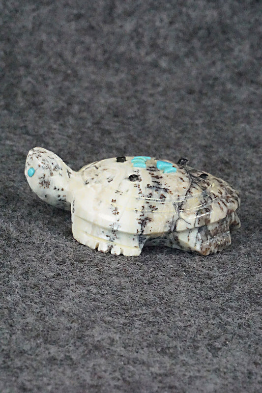 Turtle Zuni Fetish Carving - Danette Laate