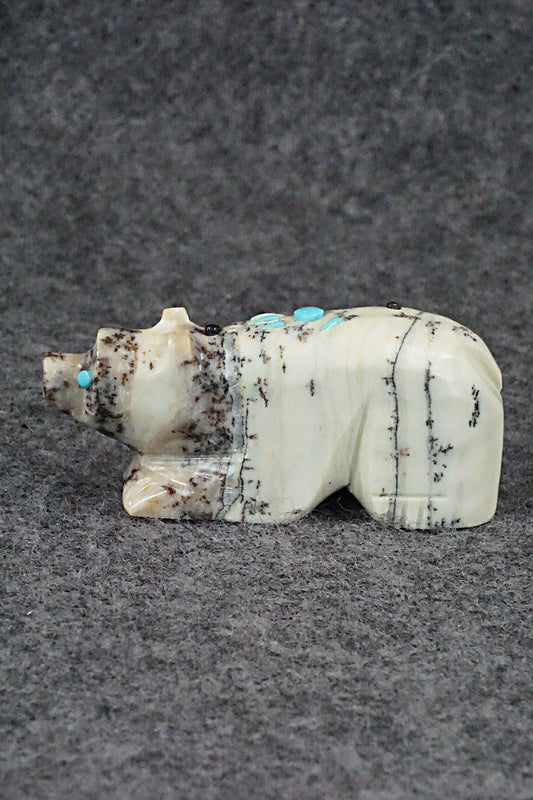 Bear Zuni Fetish Carving - Danette Laate