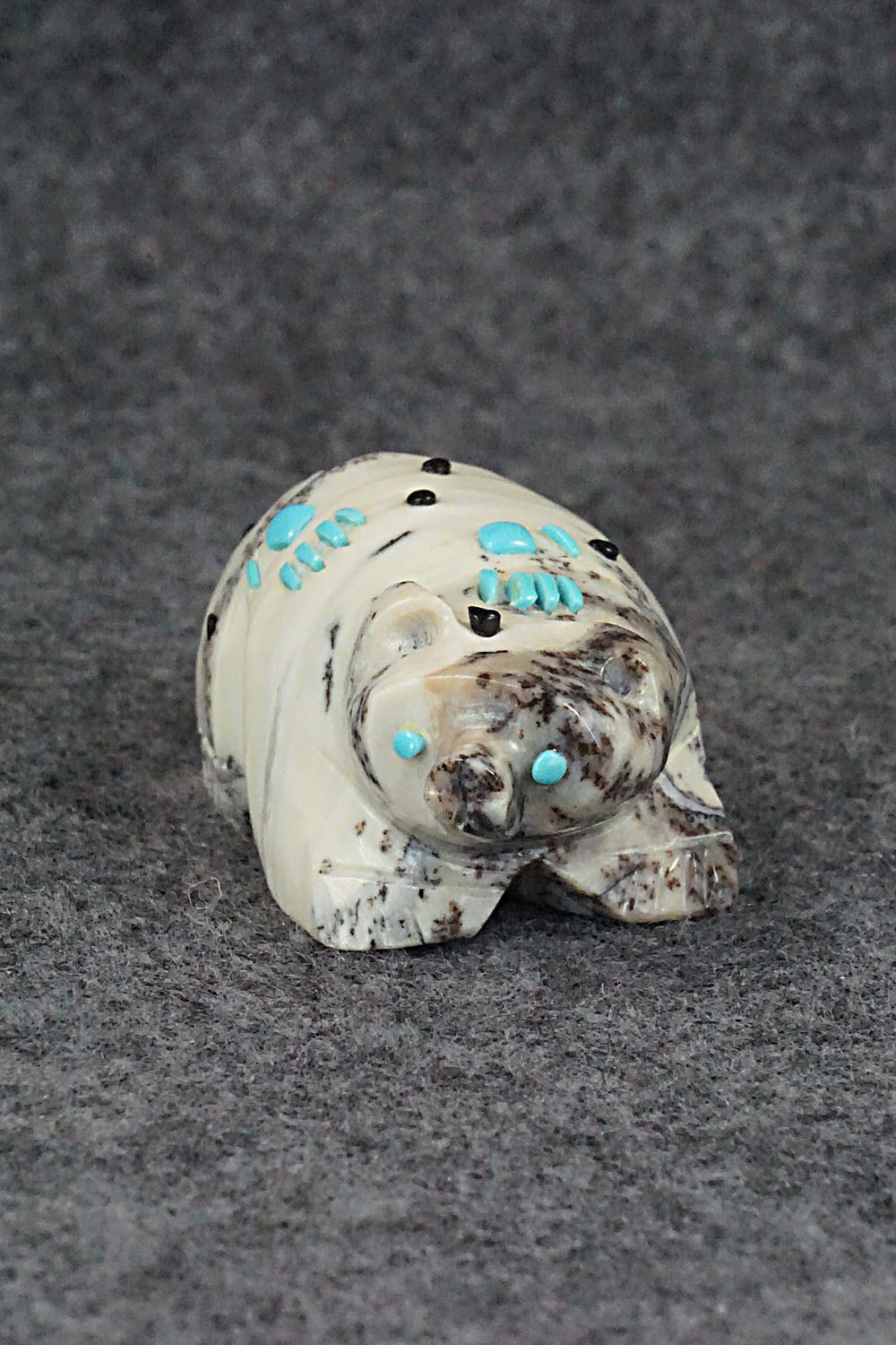 Bear Zuni Fetish Carving - Danette Laate