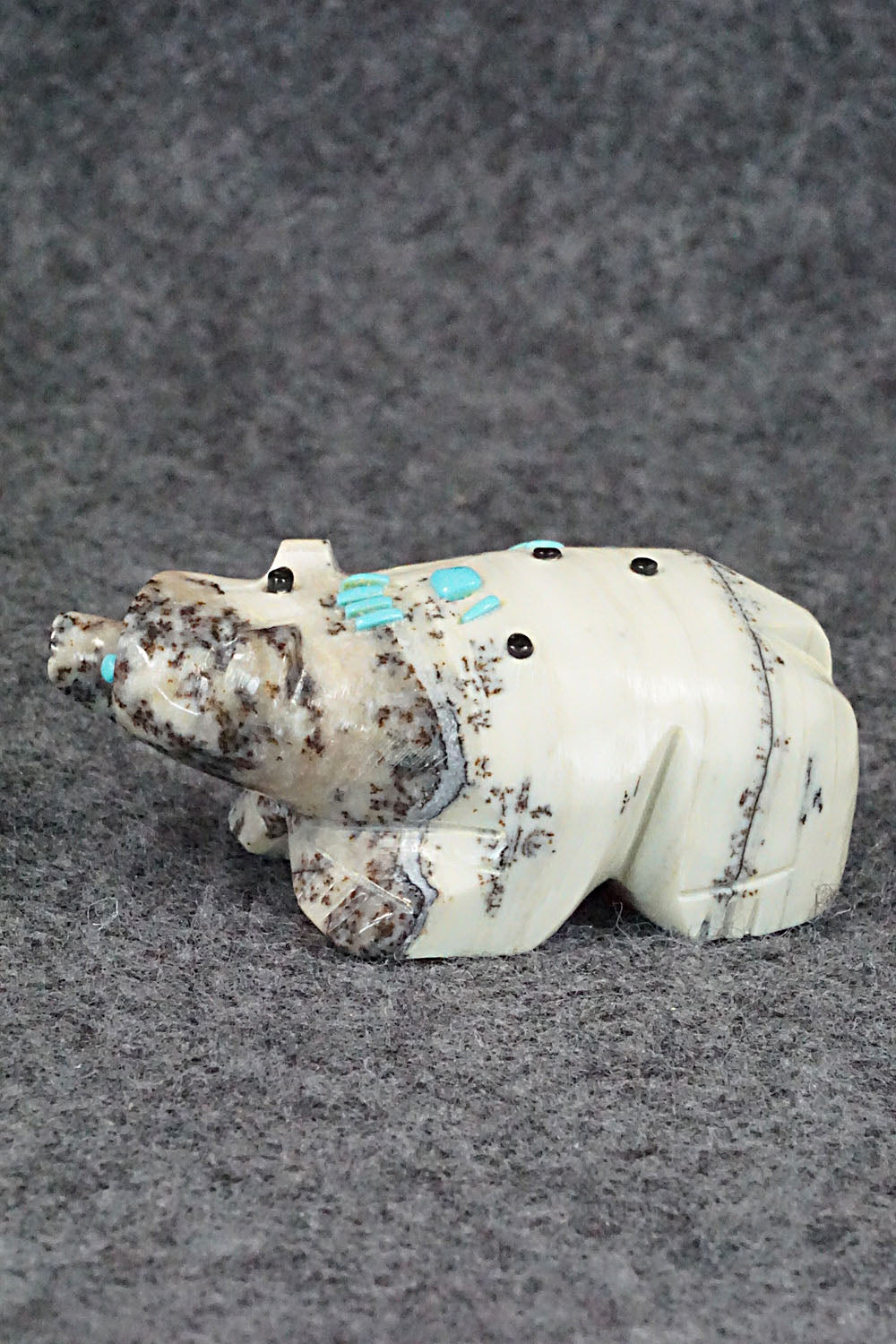 Bear Zuni Fetish Carving - Danette Laate