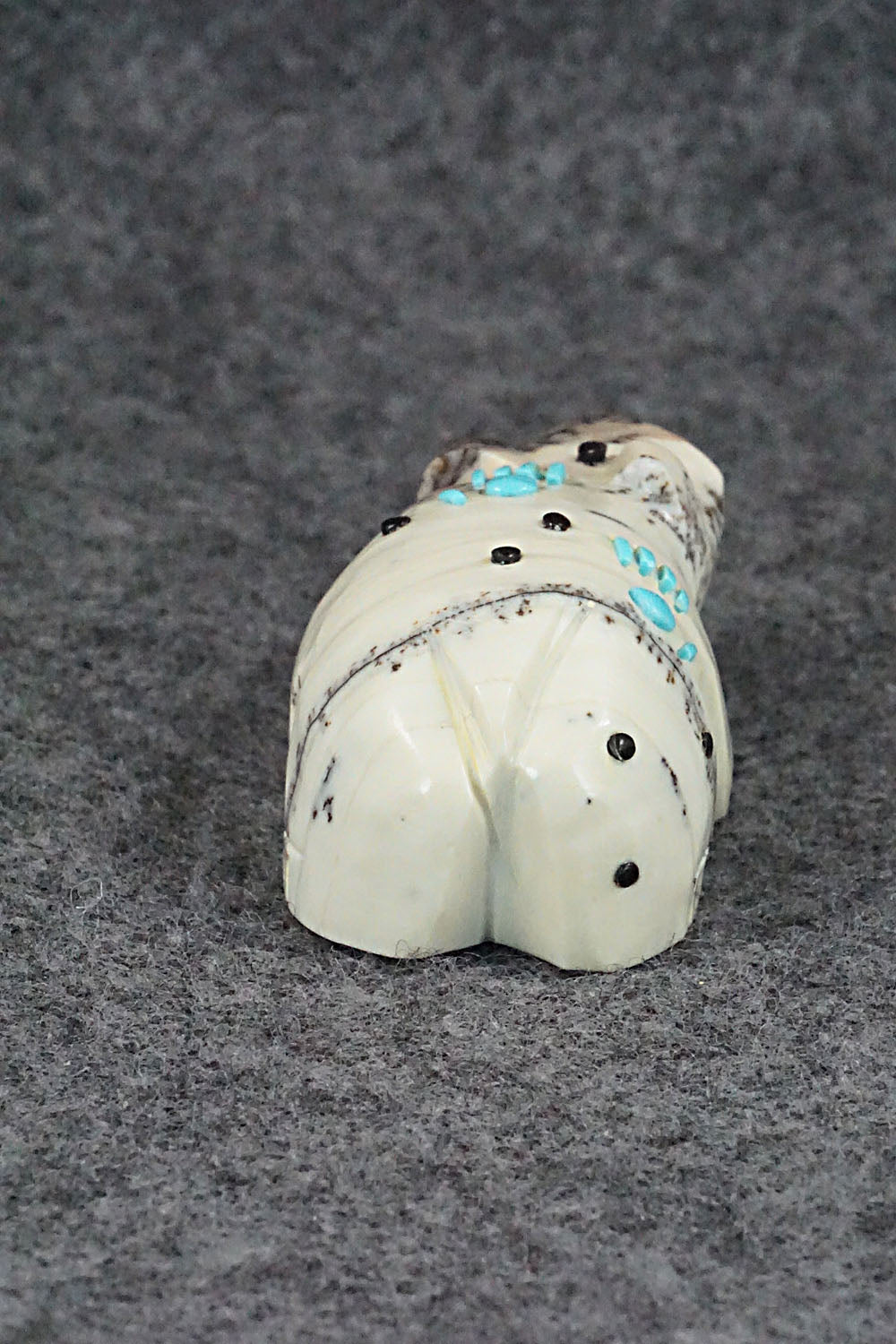 Bear Zuni Fetish Carving - Danette Laate