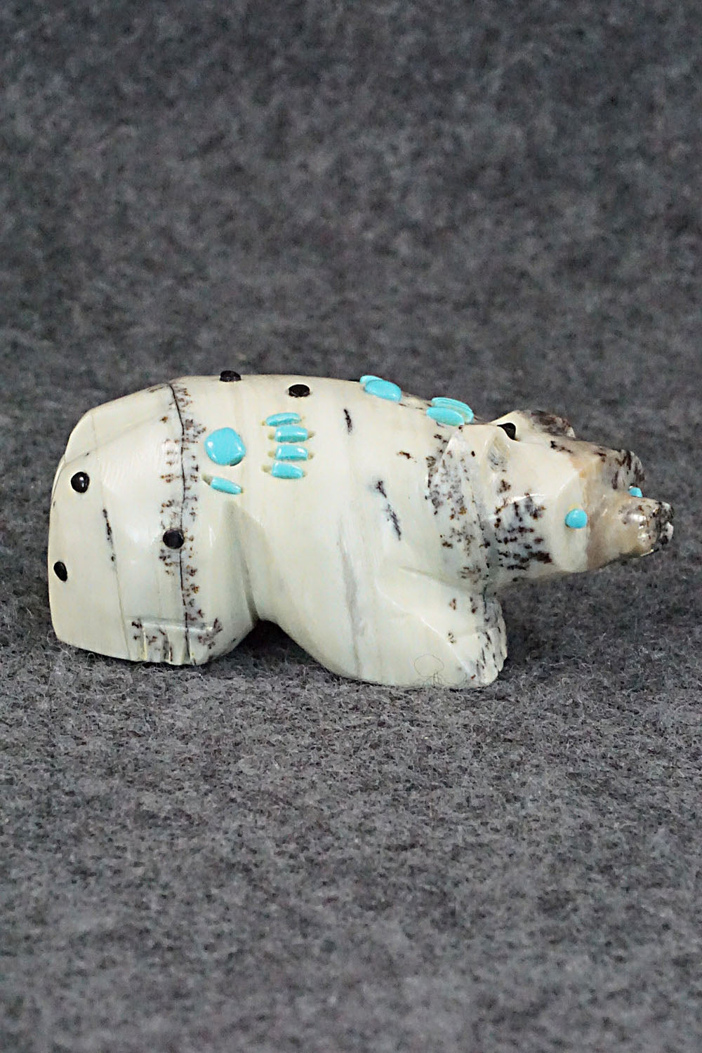 Bear Zuni Fetish Carving - Danette Laate