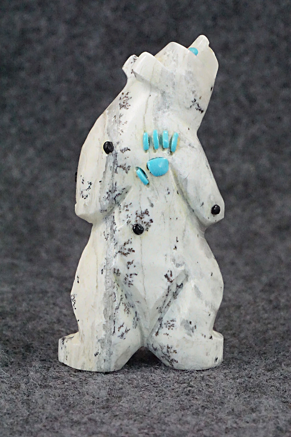 Bear Zuni Fetish Carving - Danette Laate