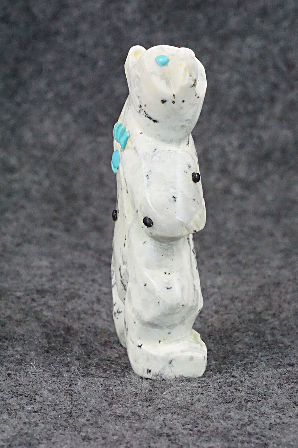 Bear Zuni Fetish Carving - Danette Laate