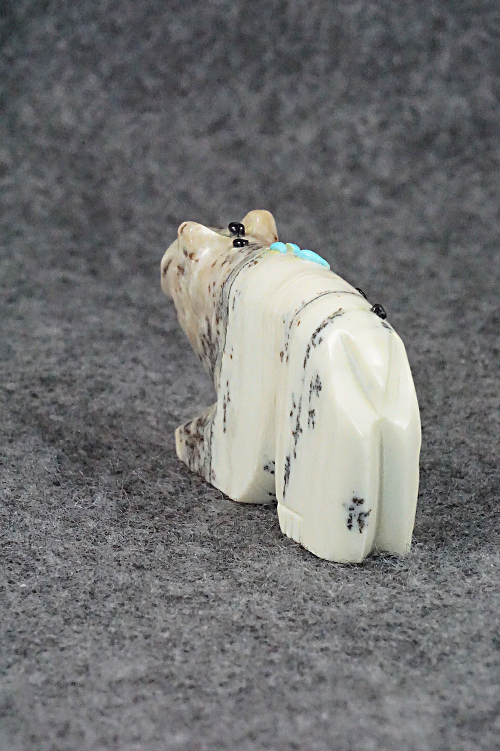Bear Zuni Fetish Carving - Danette Laate
