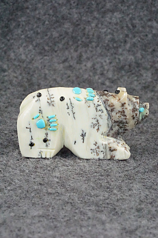 Bear Zuni Fetish Carving - Danette Laate