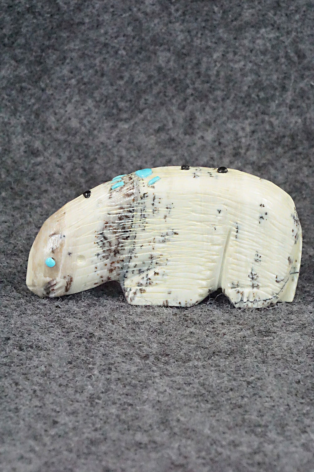 Porcupine Zuni Fetish Carving - Danette Laate