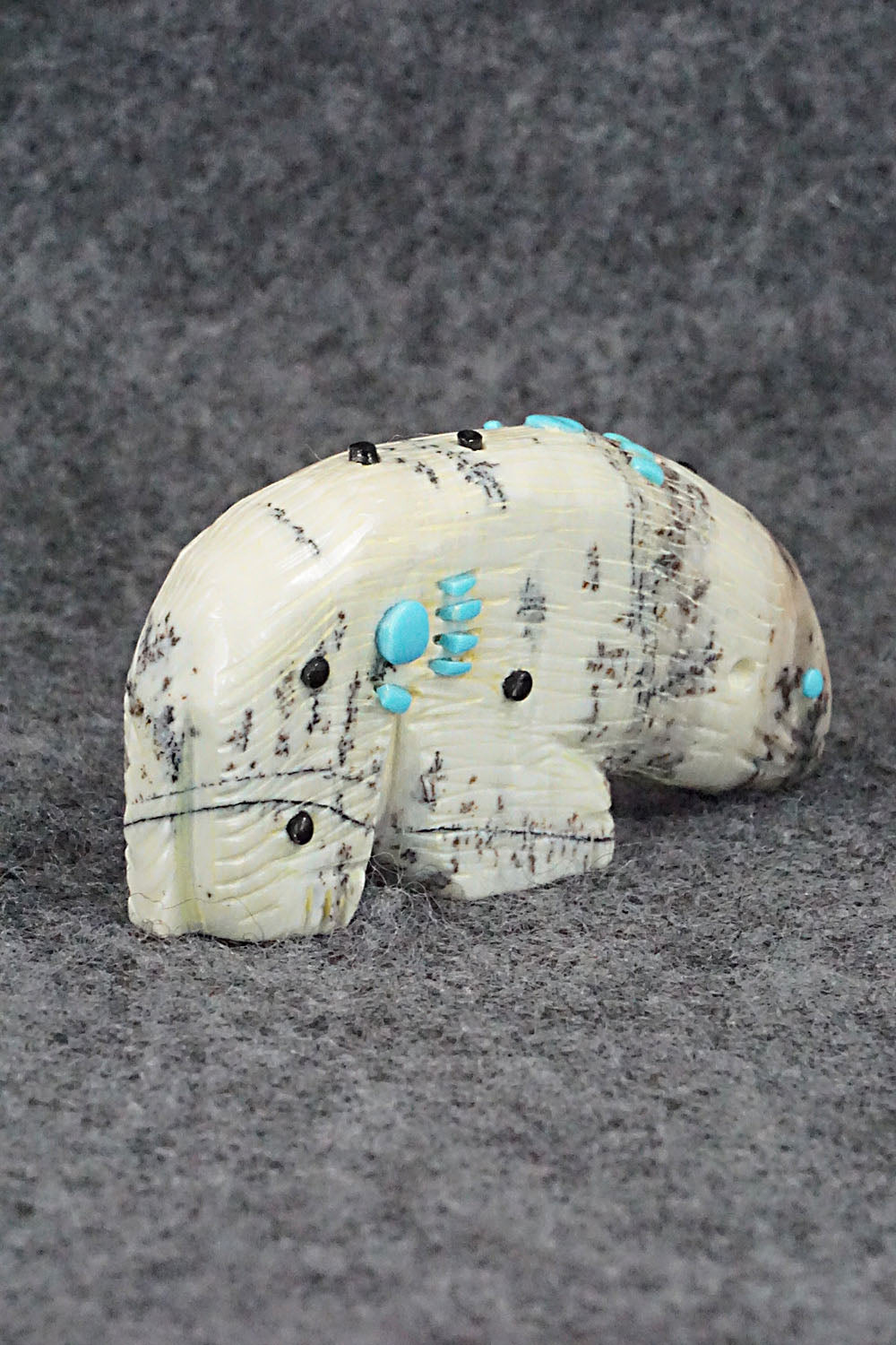 Porcupine Zuni Fetish Carving - Danette Laate