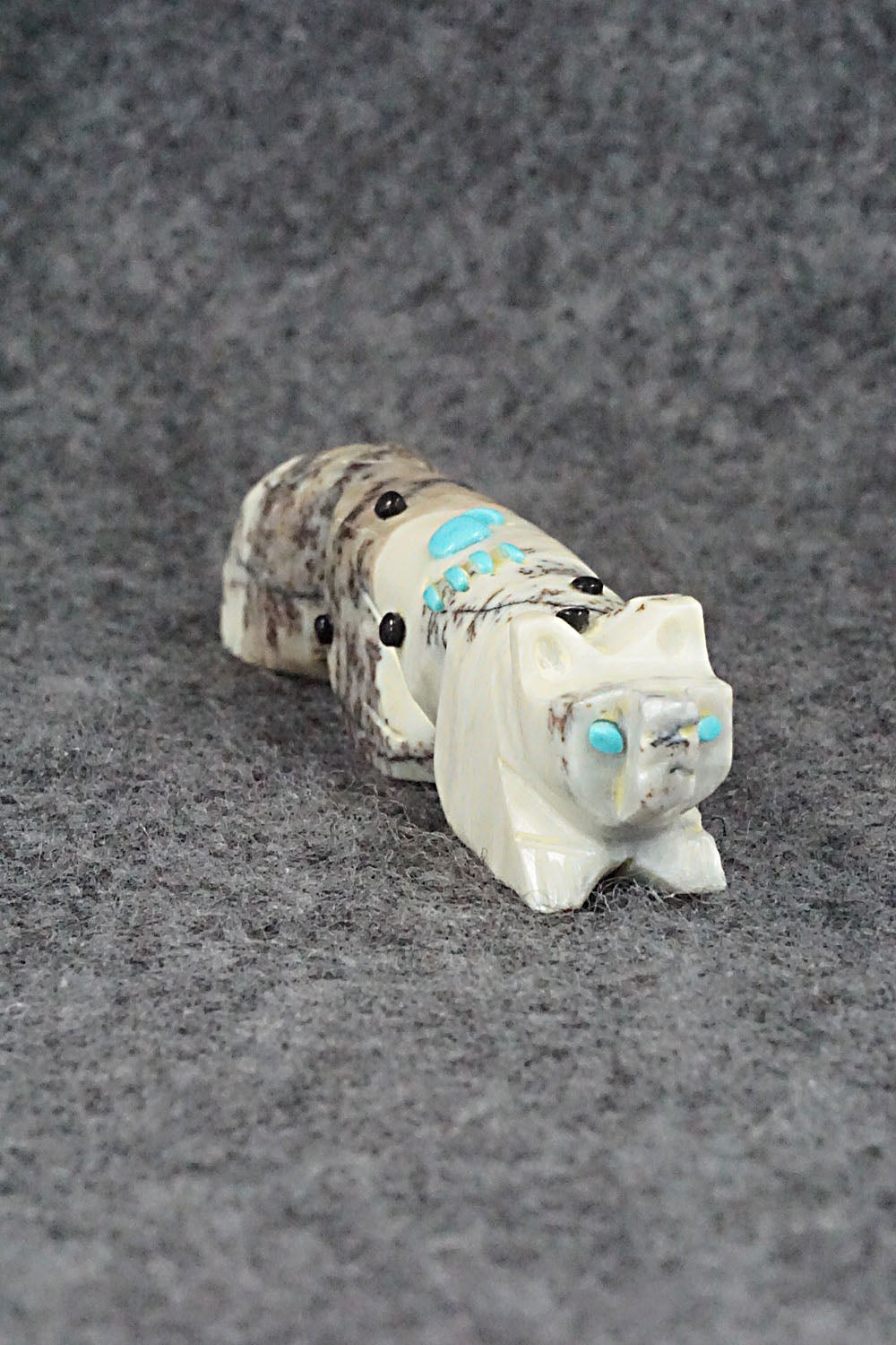 Wolf Zuni Fetish Carving - Danette Laate