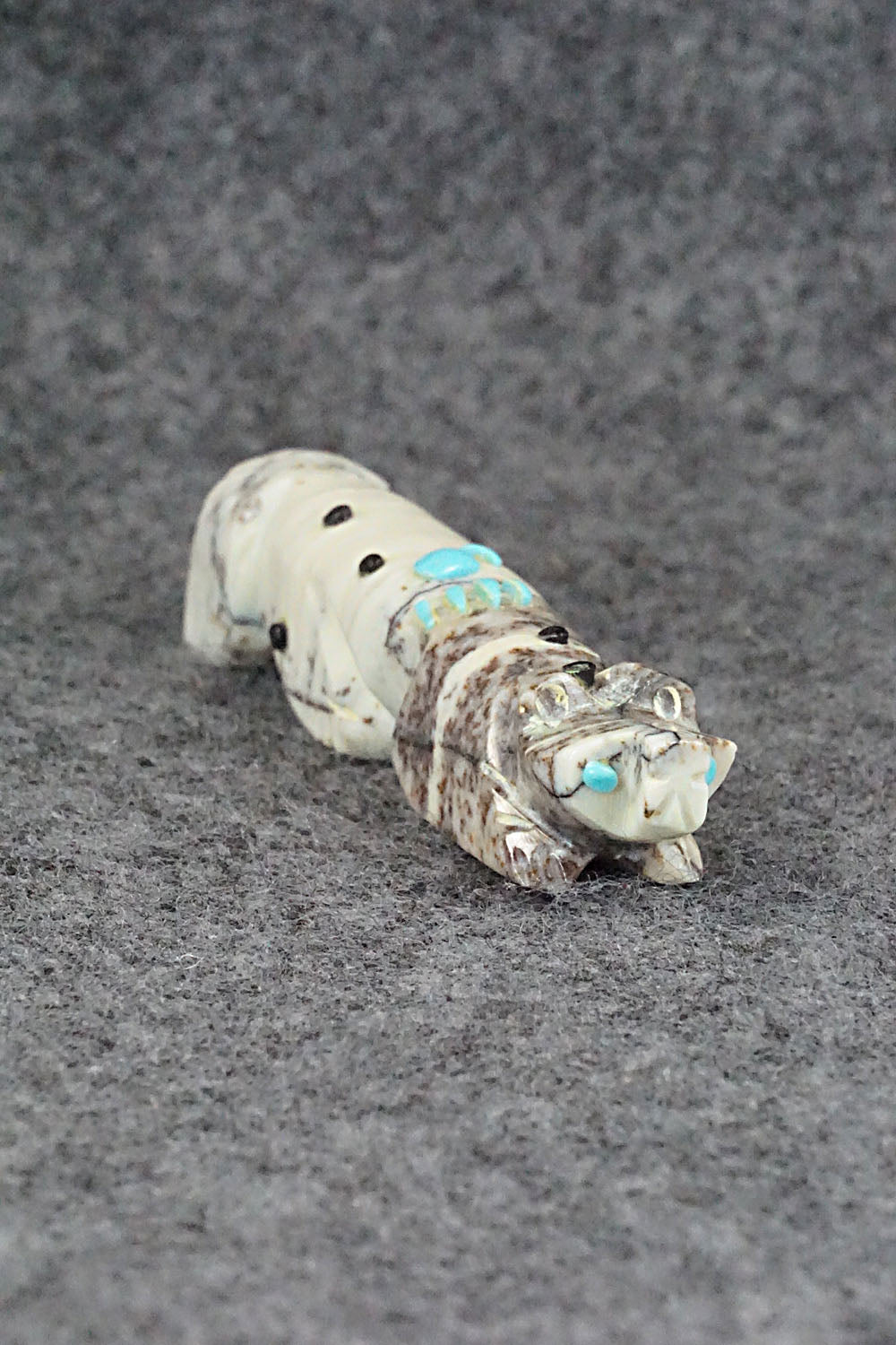 Wolf Zuni Fetish Carving - Danette Laate