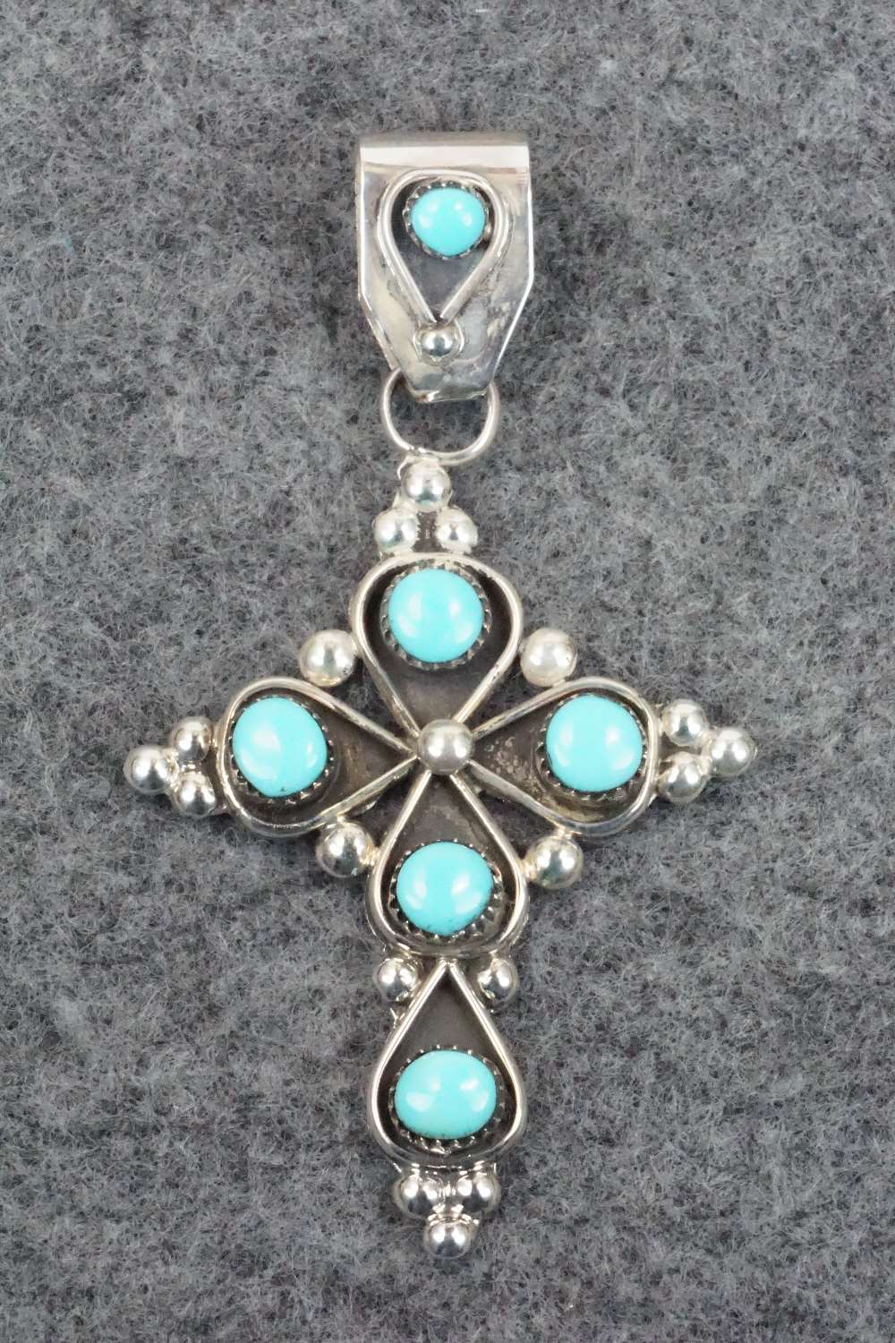 Turquoise & Sterling Silver Pendant - Verdi Booqua
