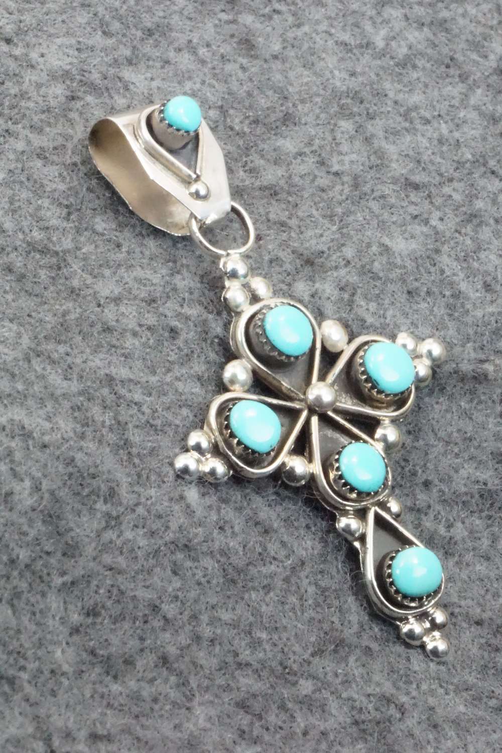Turquoise & Sterling Silver Pendant - Verdi Booqua