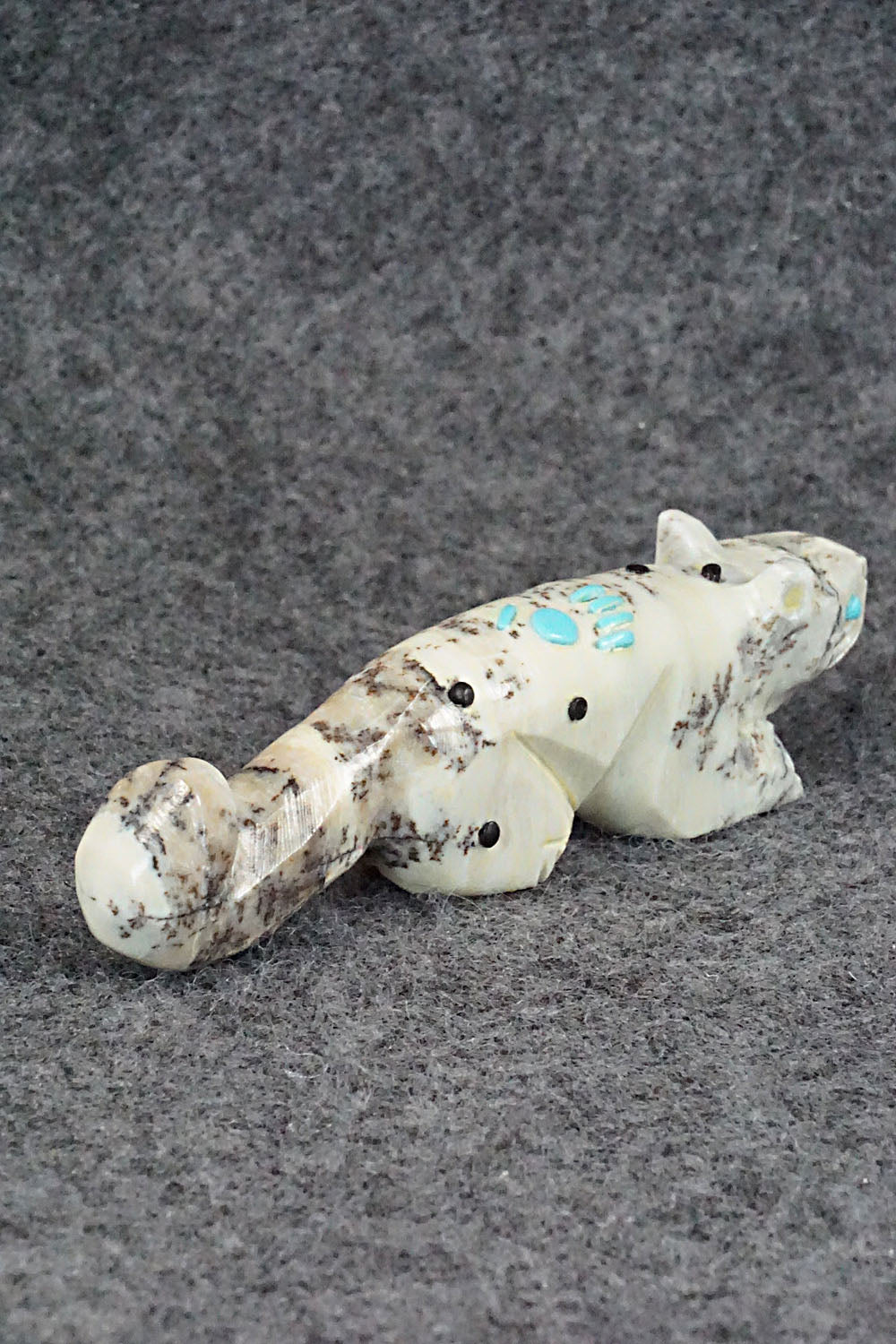 Mountain Lion Zuni Fetish Carving - Danette Laate
