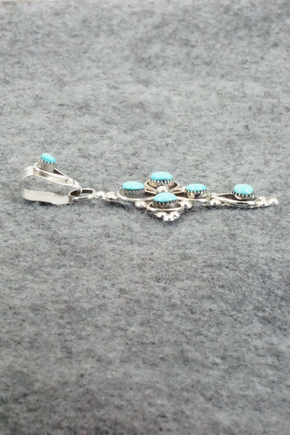 Turquoise & Sterling Silver Pendant - Verdi Booqua