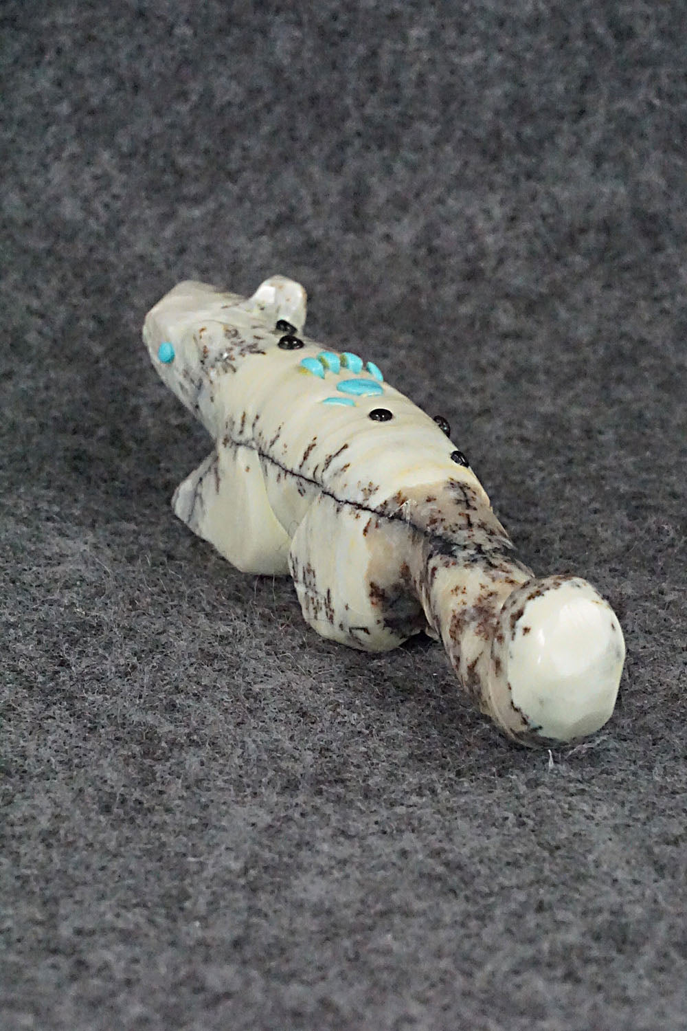 Mountain Lion Zuni Fetish Carving - Danette Laate
