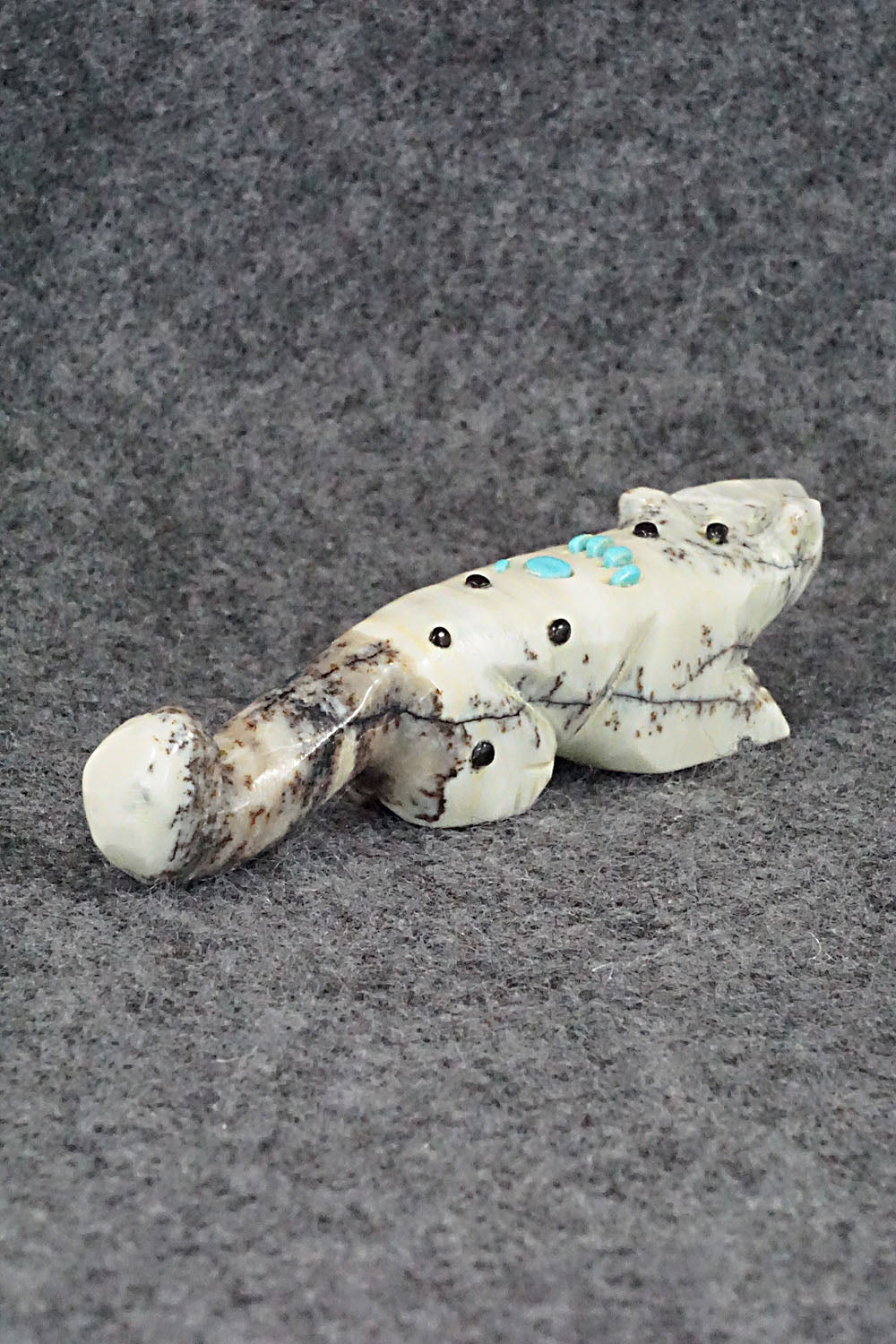 Mountain Lion Zuni Fetish Carving - Danette Laate