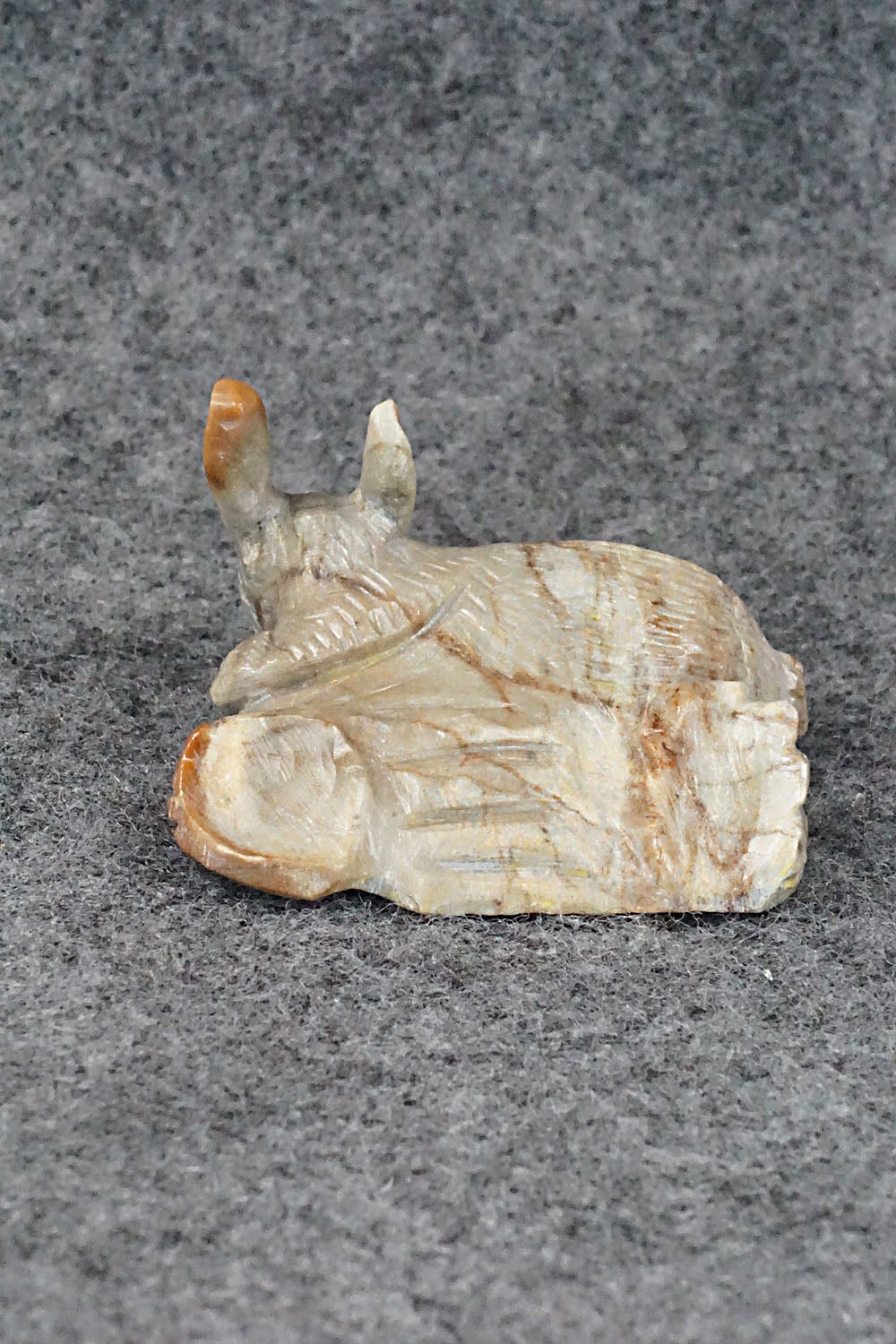 Rabbit Zuni Fetish Carving - Lance Cheama