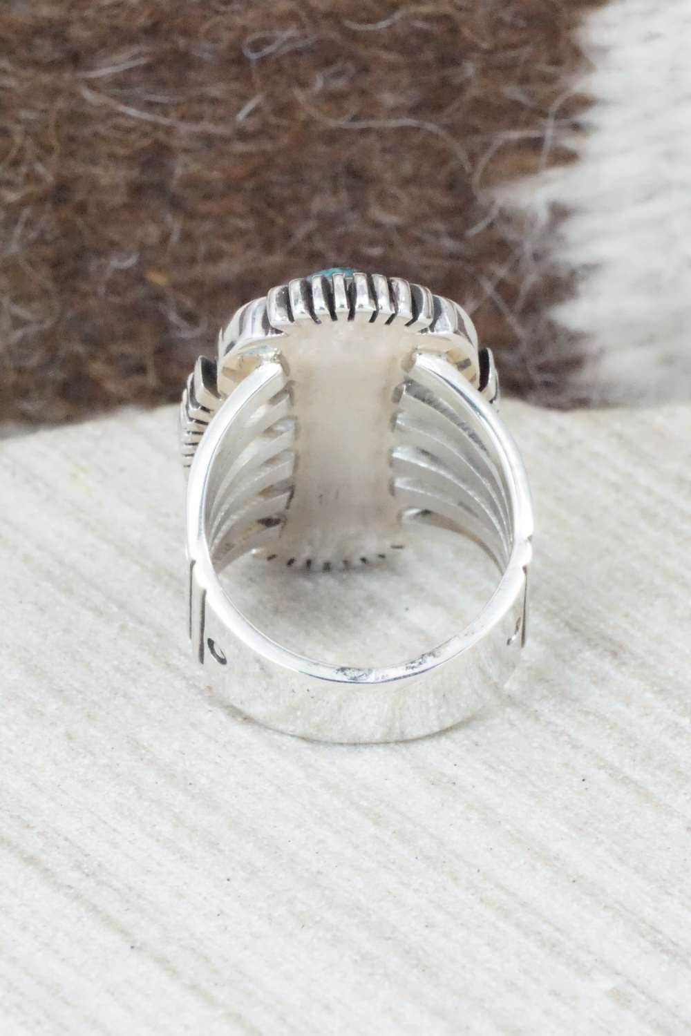 Turquoise & Sterling Silver Ring - Raymond Bennett - Size 6.5