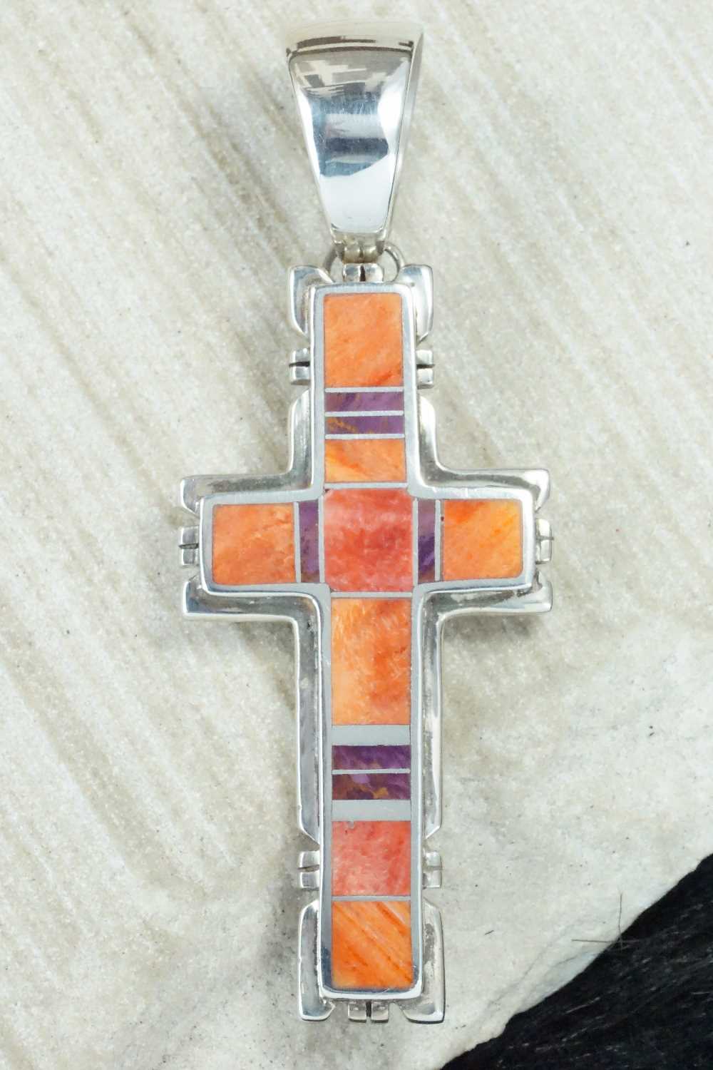 Spiny Oyster & Sterling Silver Pendant - Navajo