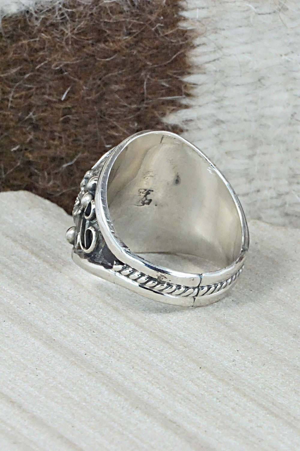 Turquoise & Sterling Silver Ring - Gilbert Smith - Size 14