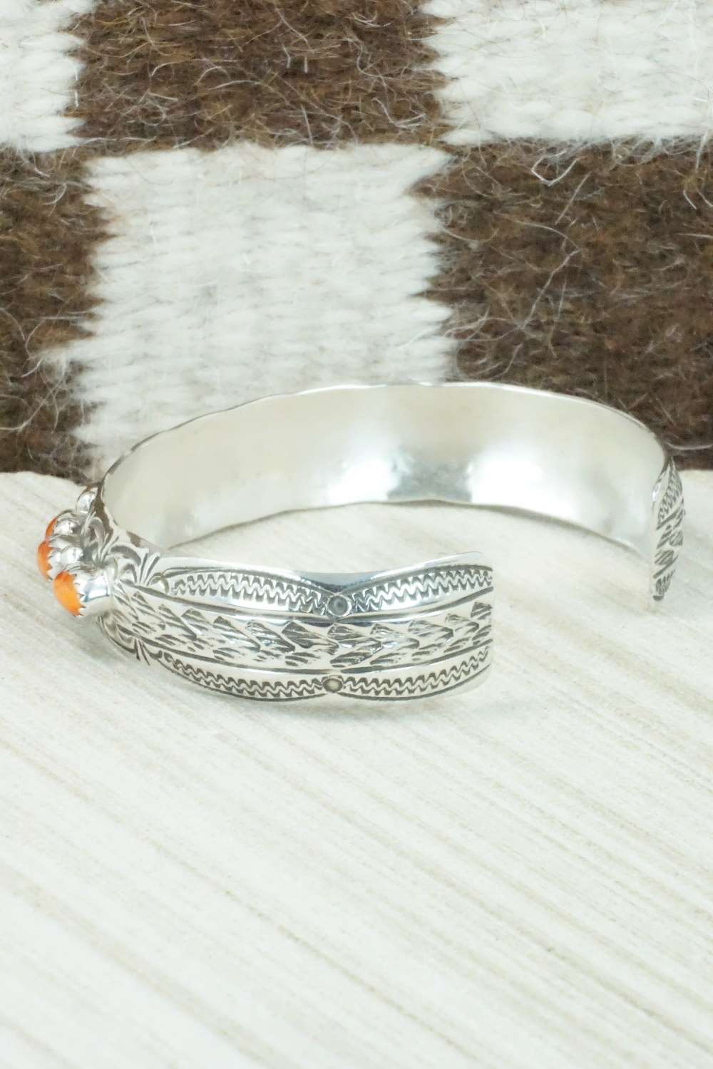 Spiny Oyster & Sterling Silver Bracelet - Glenn Sandoval