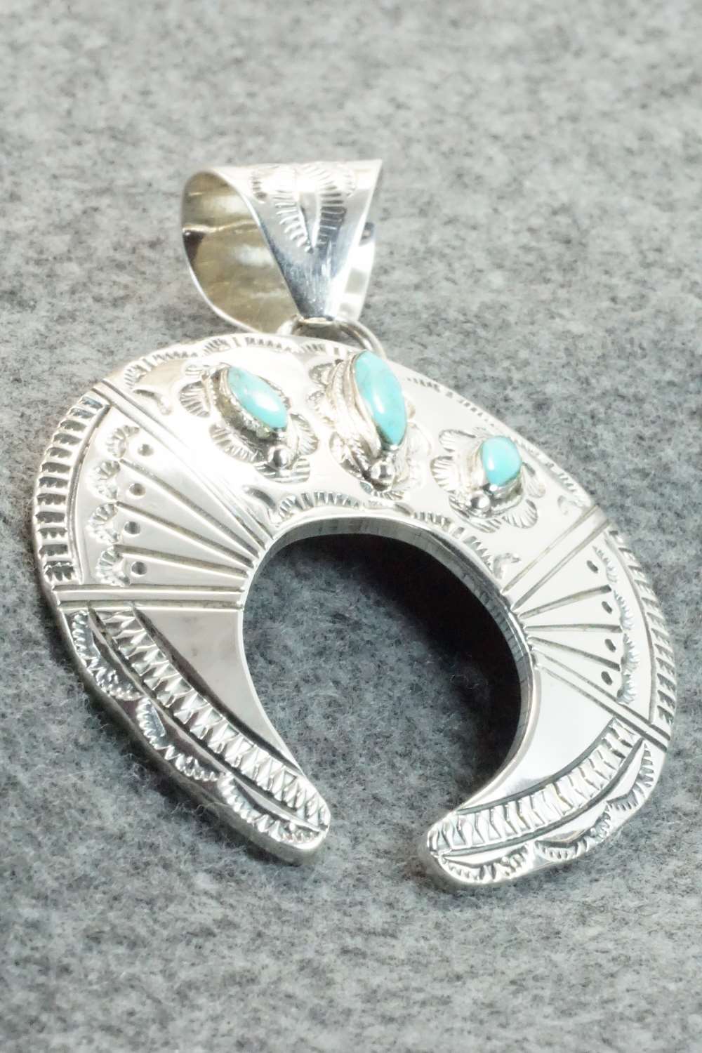 Turquoise & Sterling Silver Pendant - Jeremy Delgarito