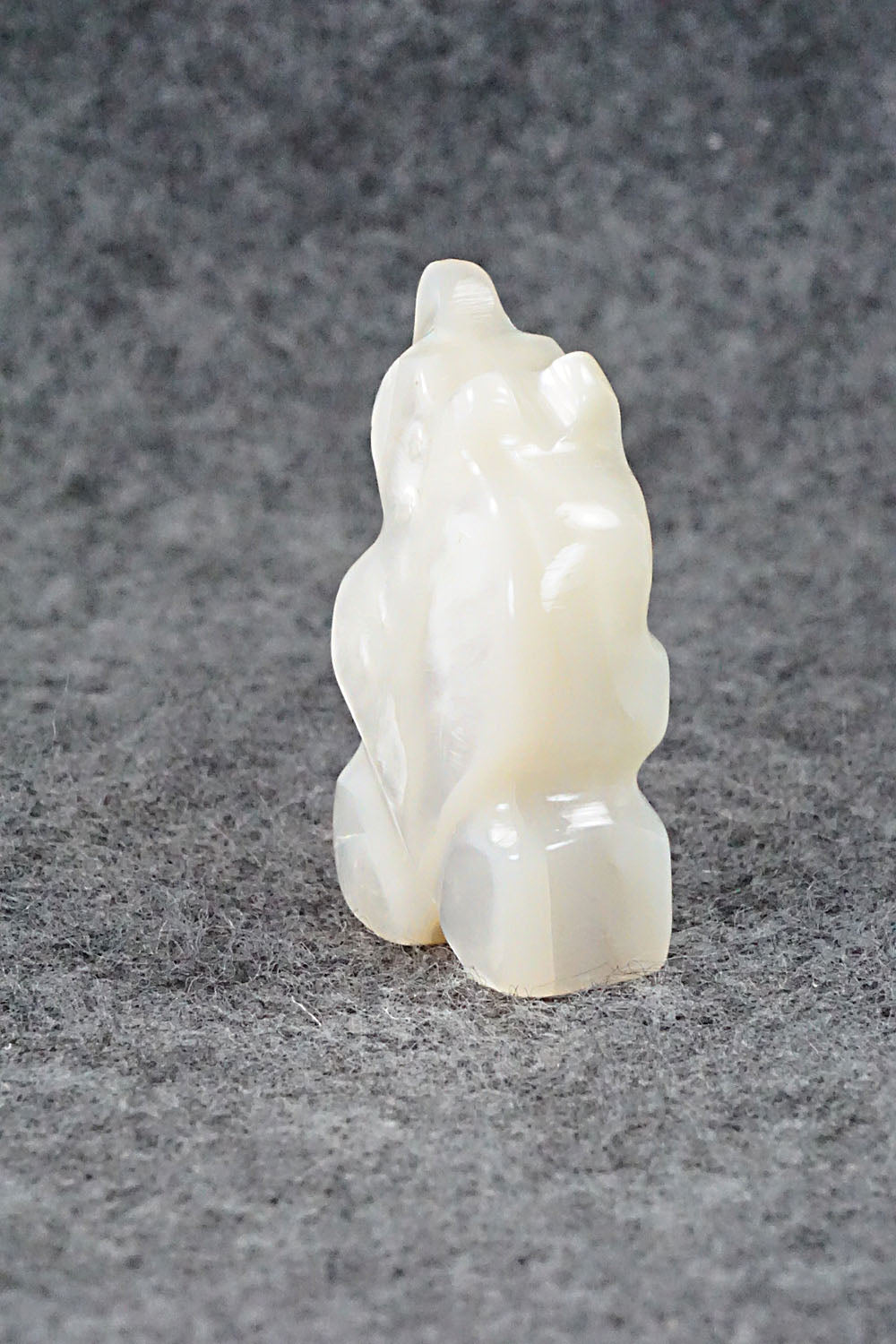 Bear Zuni Fetish Carving - Danny Lonjose