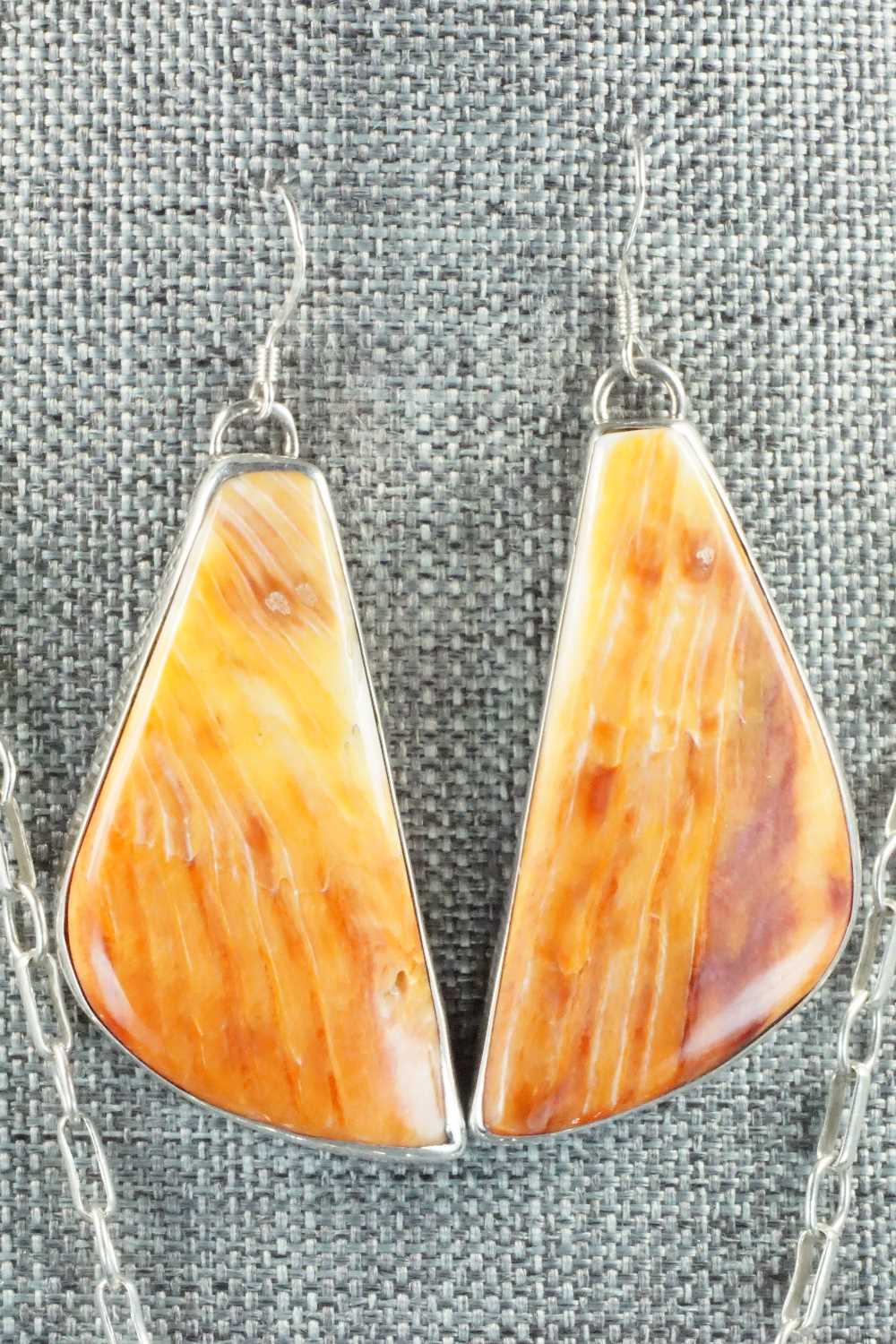 Spiny Oyster & Sterling Silver Necklace and Earrings Set - Gregg Yazzie