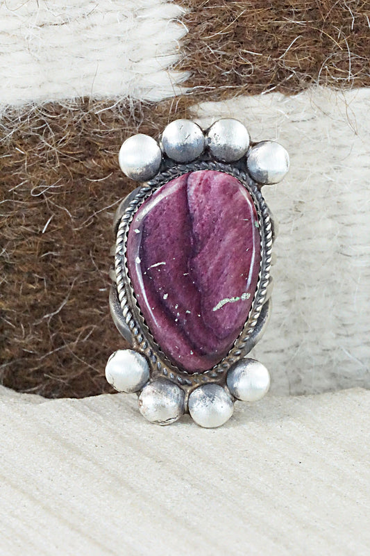 Spiny Oyster and Sterling Silver Ring - Martha Cayatineto - Size 6