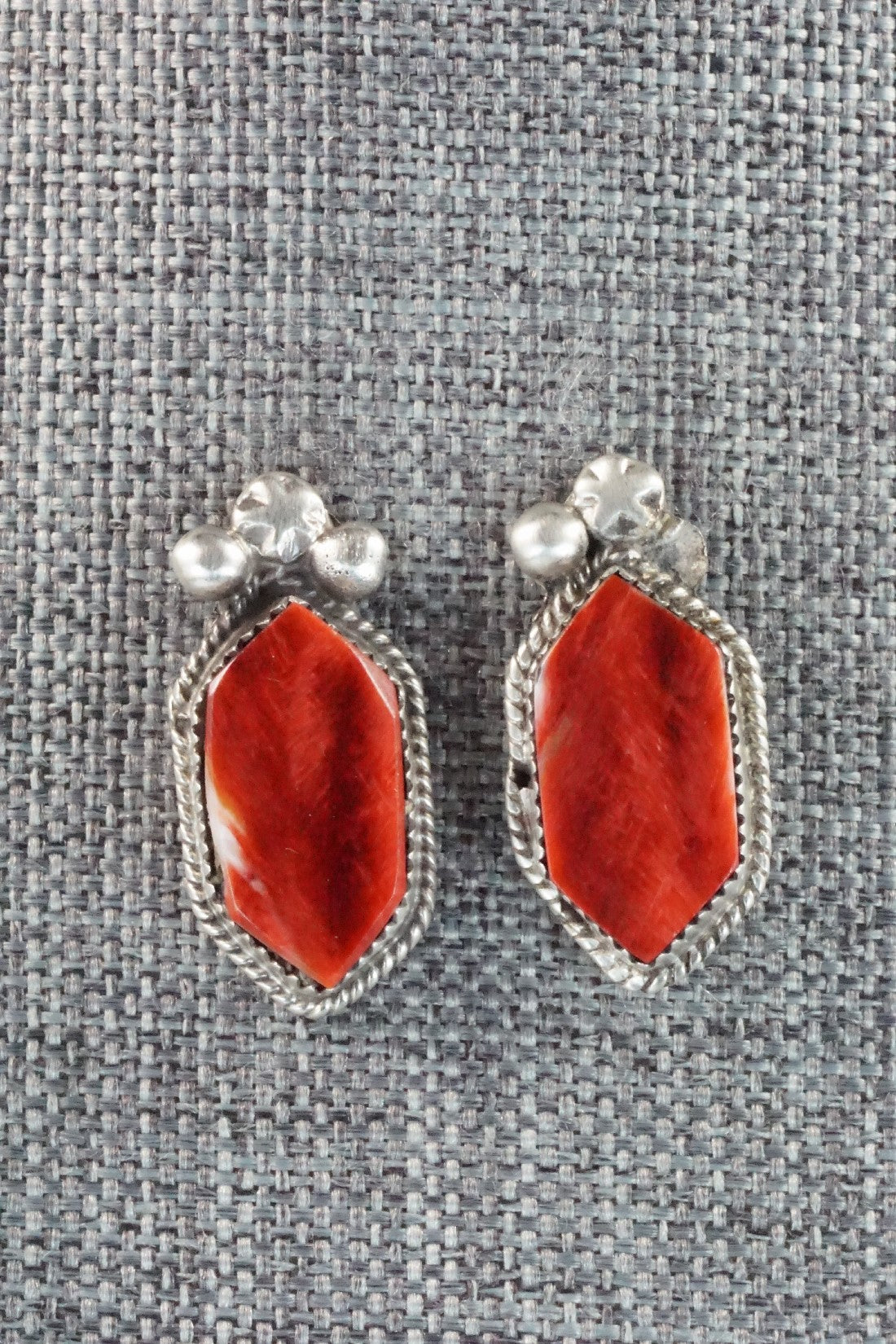 Spiny Oyster & Sterling Silver Squash Blossom Necklace and Earrings - Selina Warner