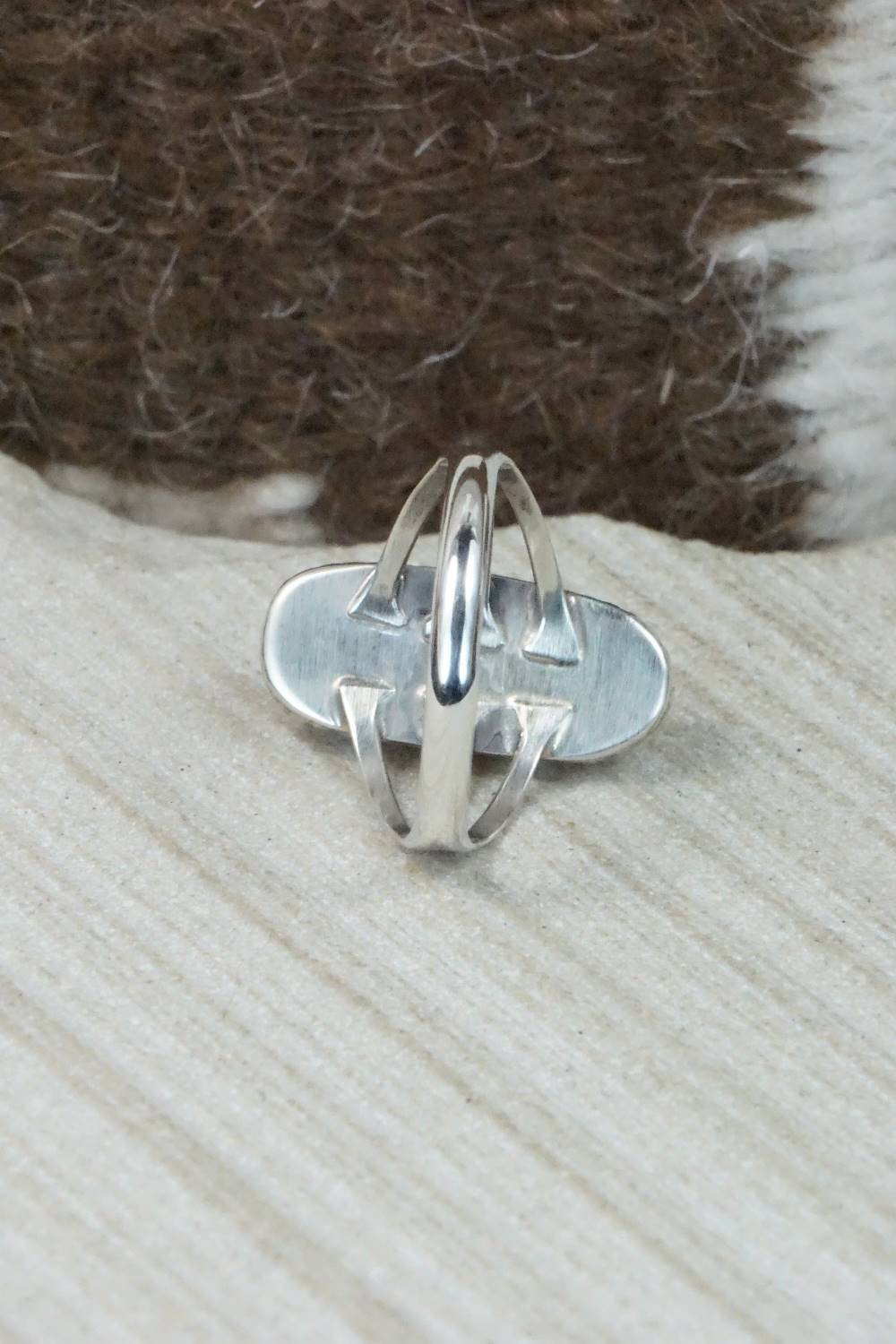 White Buffalo & Sterling Silver Ring - Navajo - Size 8