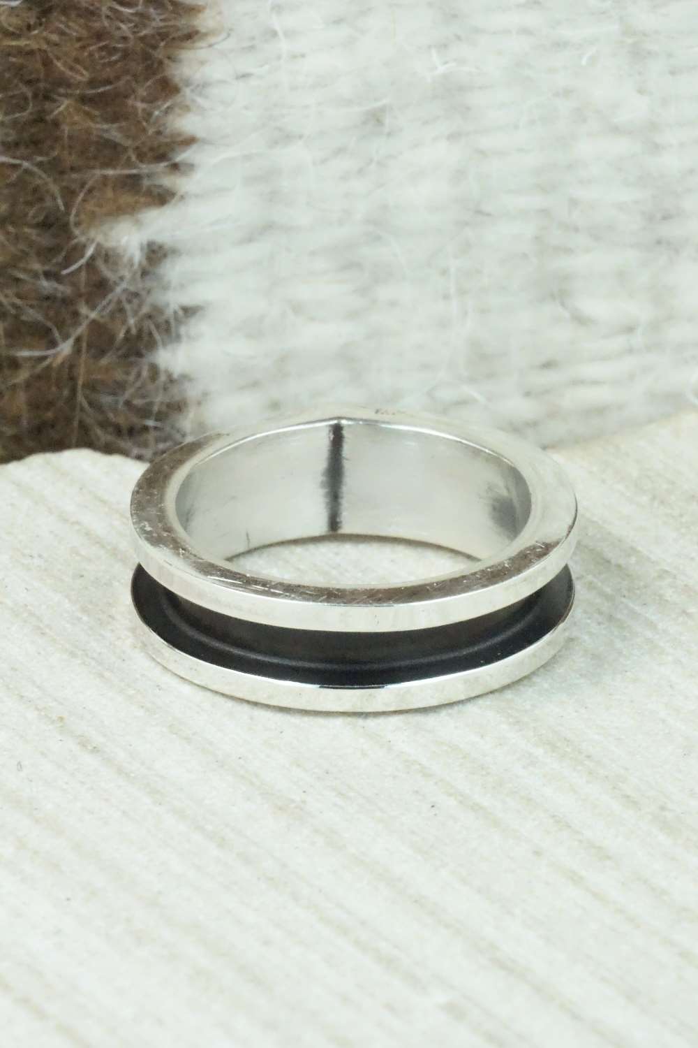 Sterling Silver Ring - Tom Hawk - Size 9.5