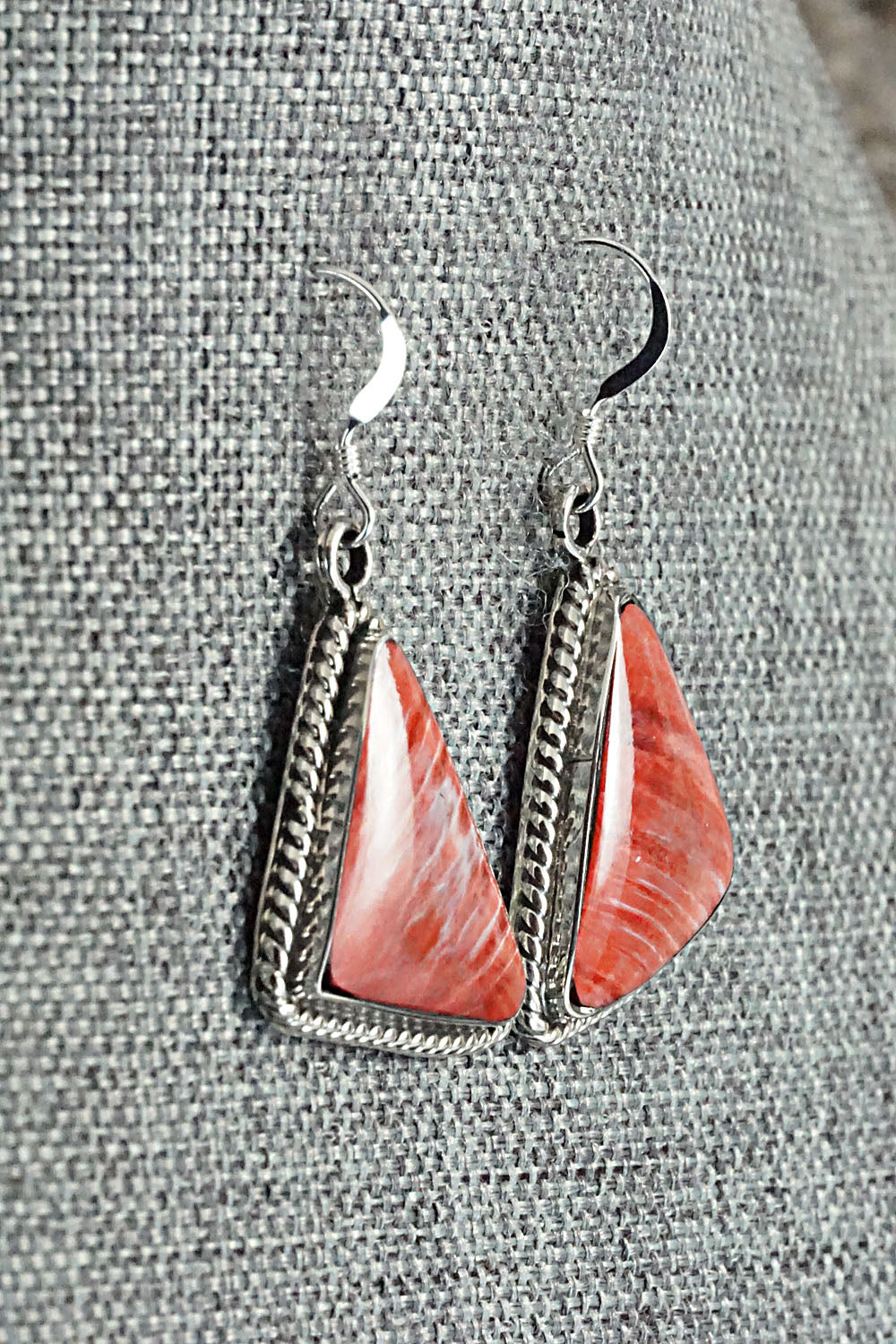 Spiny Oyster & Sterling Silver Earrings - Sheen Yazzie