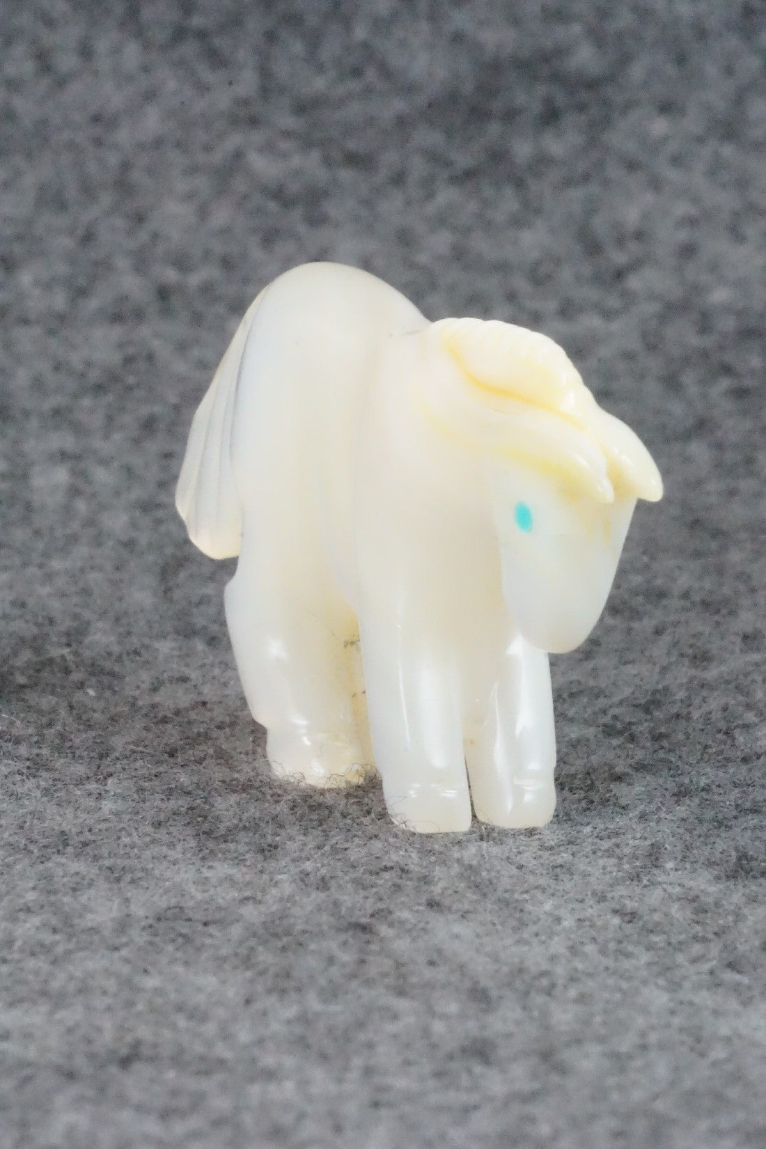 Horse Zuni Fetish Carving - Andres Quandelacy