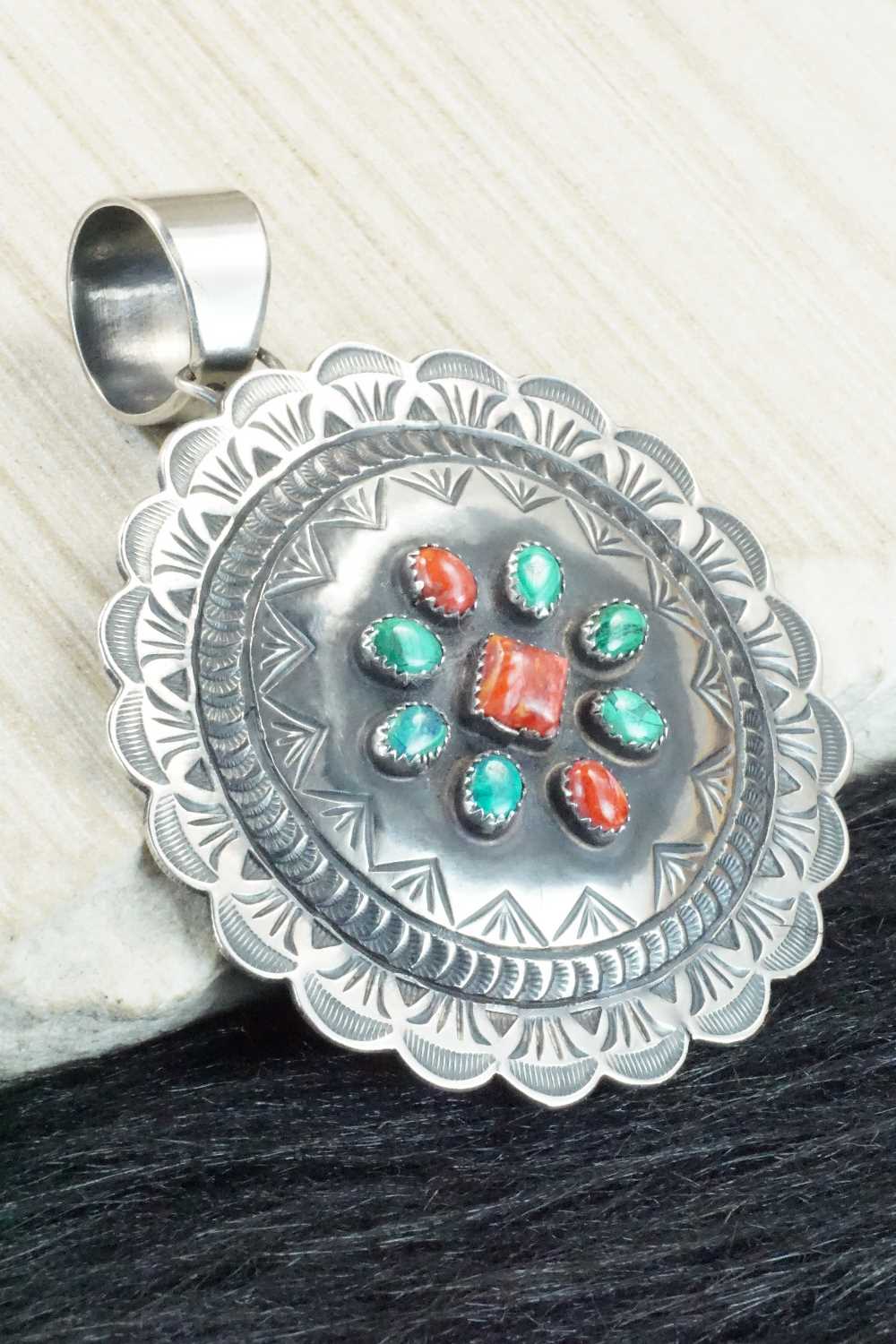 Spiny Oyster, Turquoise & Sterling Silver Pendant - Shawn Cayatineto