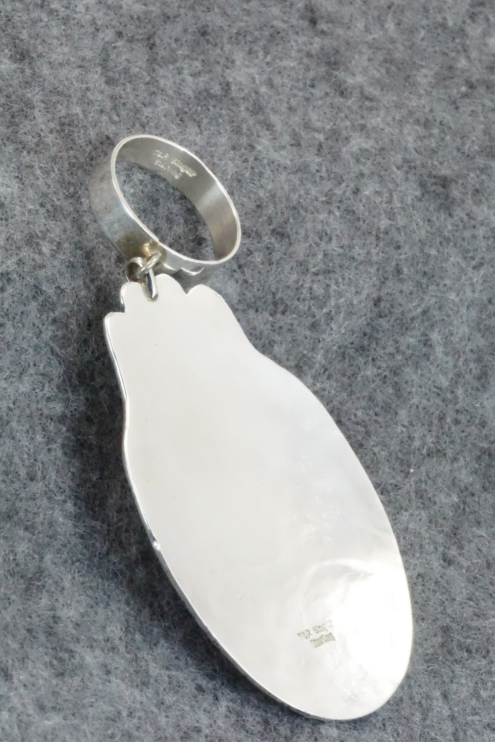 Spiny Oyster & Sterling Silver Pendant - Rosita Singer