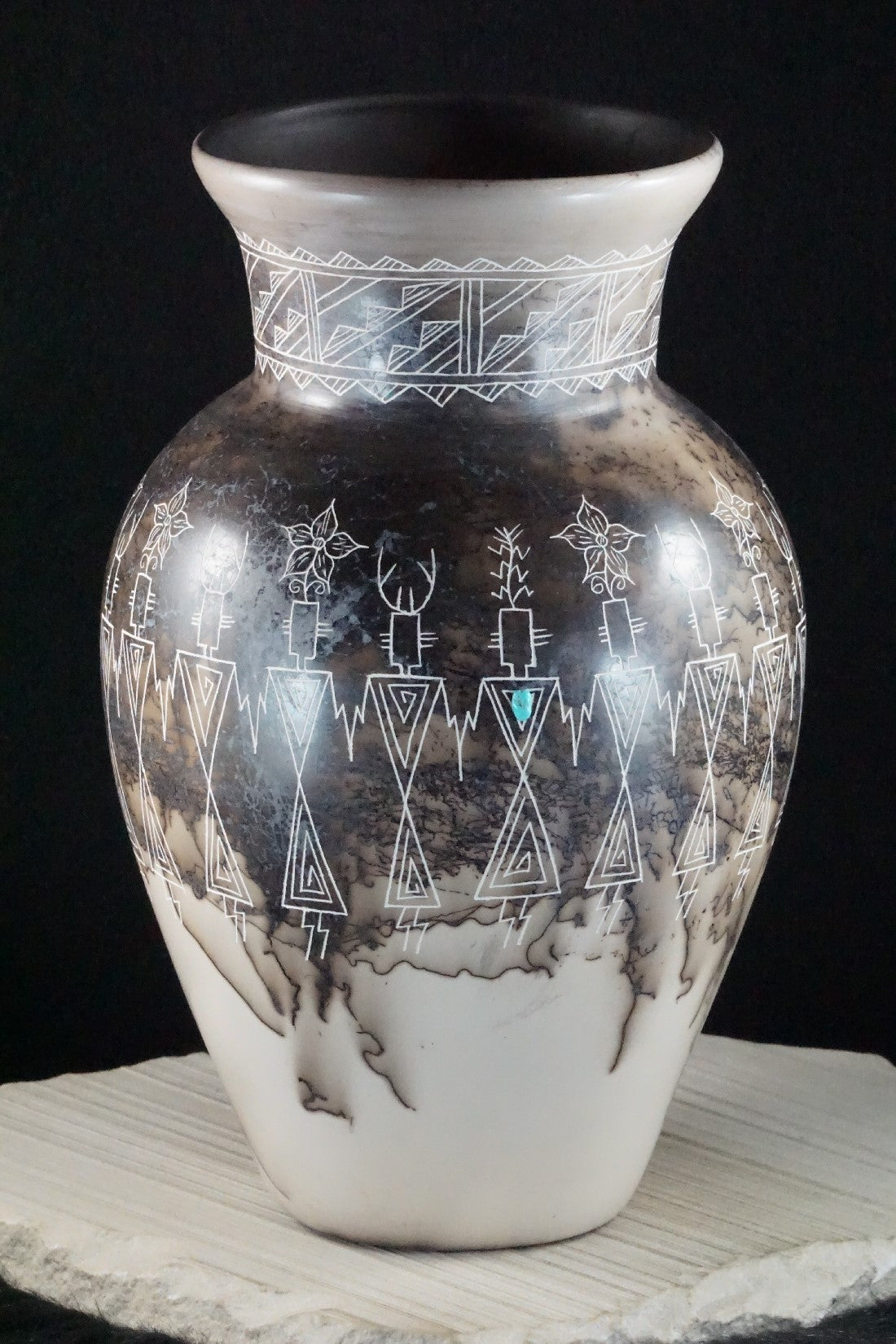 Acoma Pottery - Irvin Louis