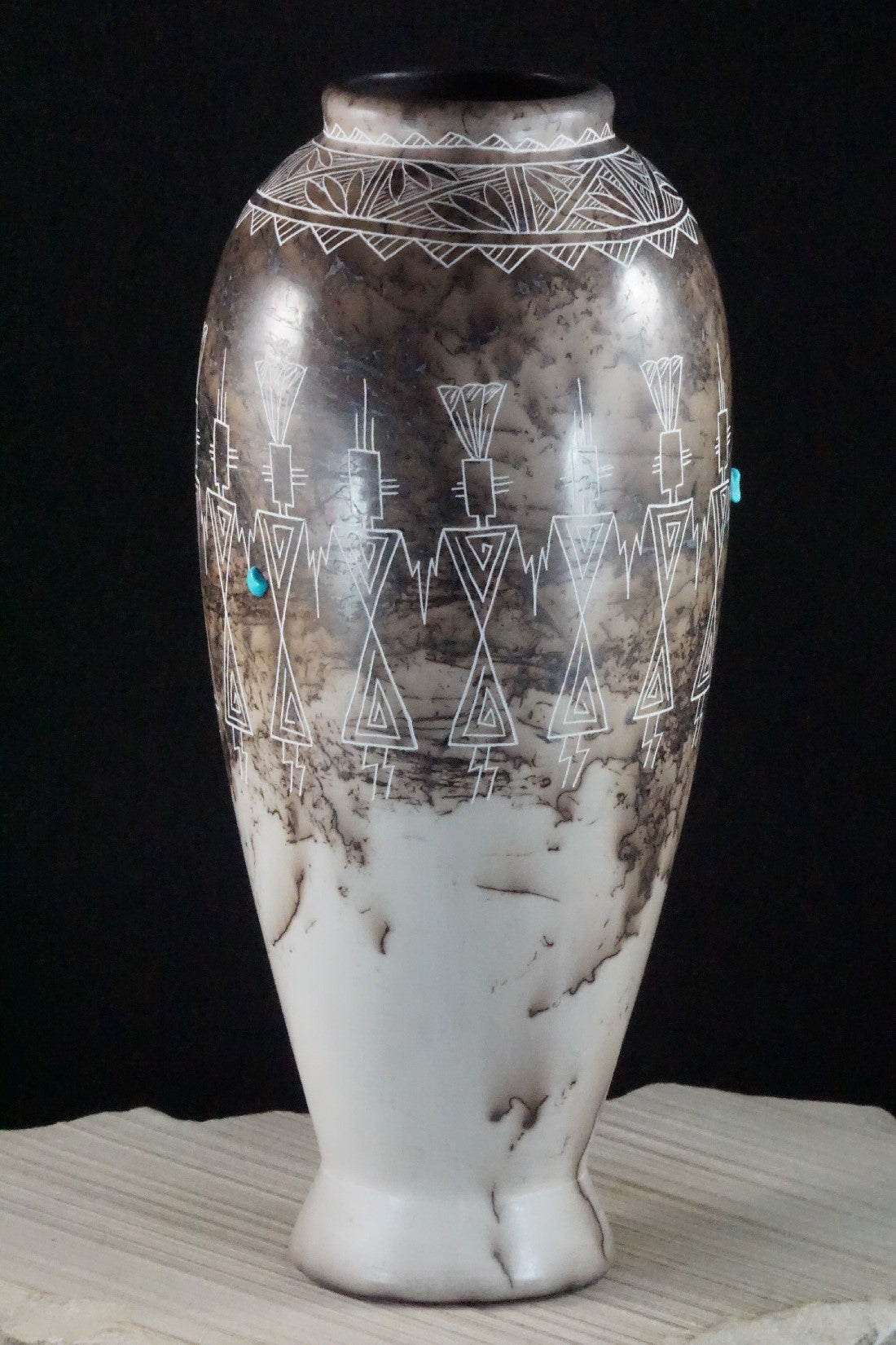 Acoma Pottery - Irvin Louis