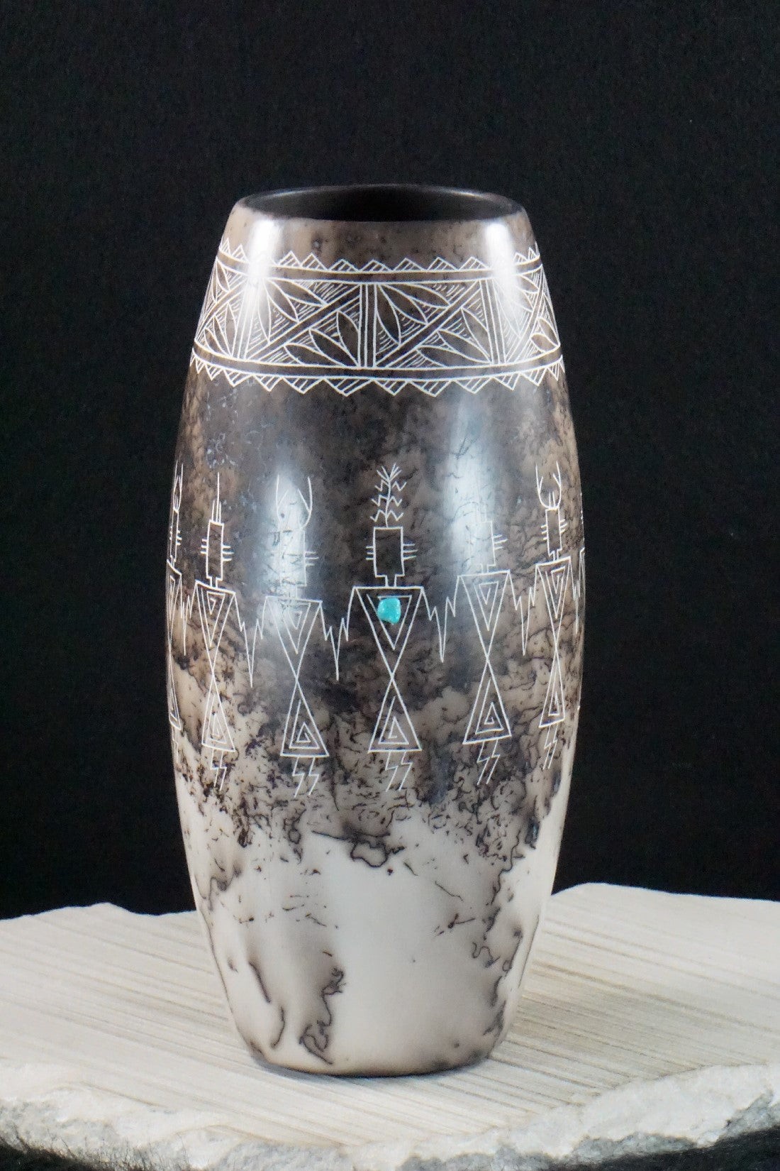 Acoma Pottery - Irvin Louis