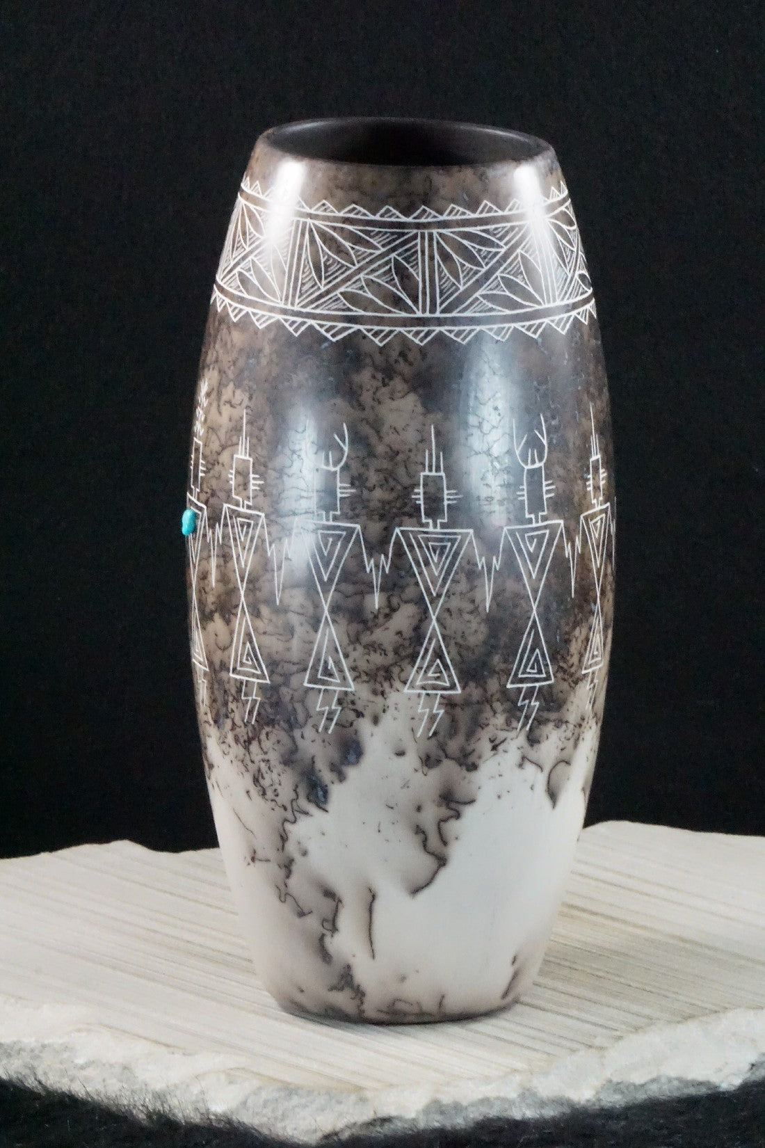 Acoma Pottery - Irvin Louis