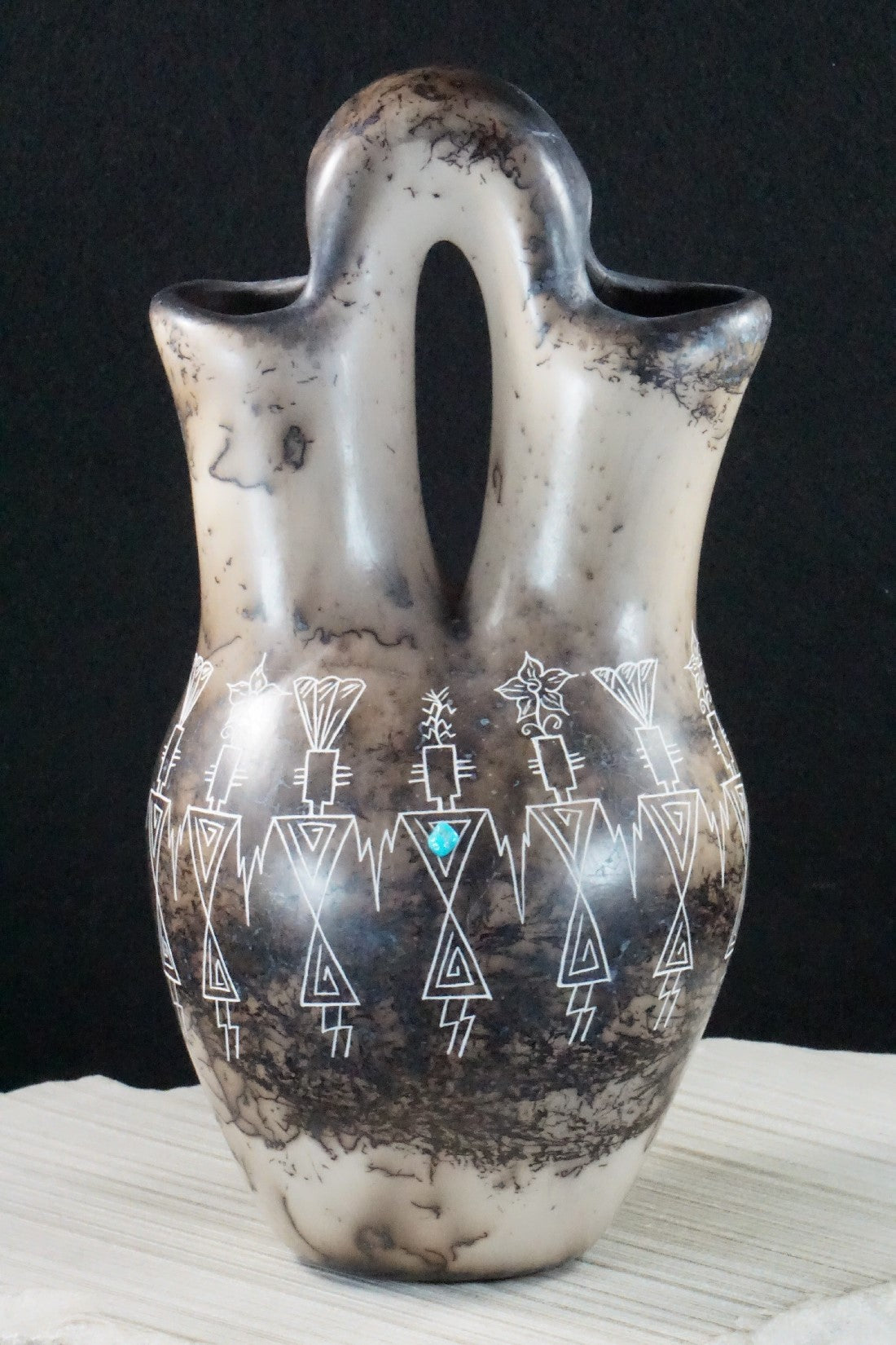 Acoma Pottery - Irvin Louis