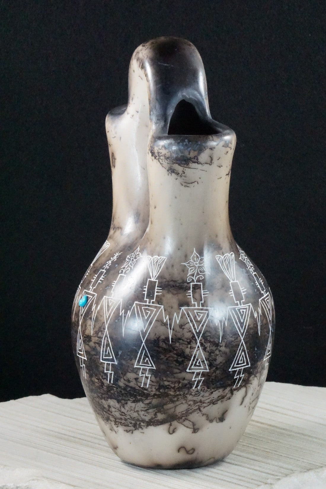 Acoma Pottery - Irvin Louis