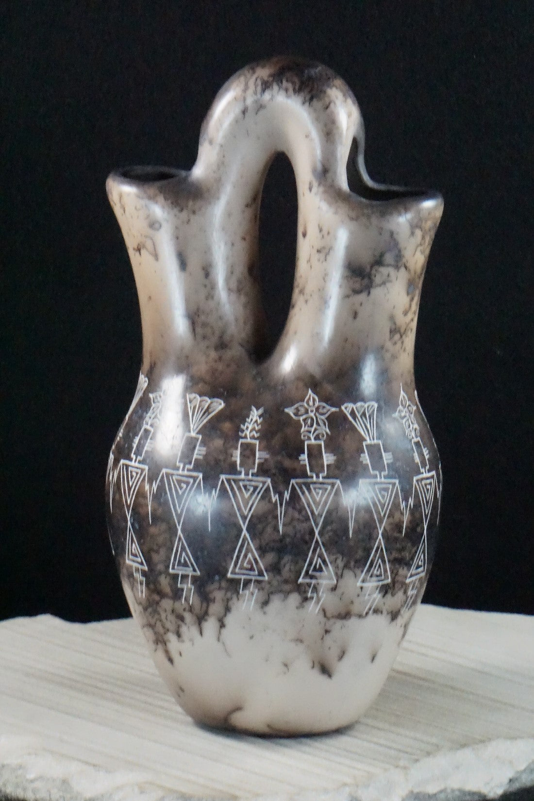 Acoma Pottery - Irvin Louis
