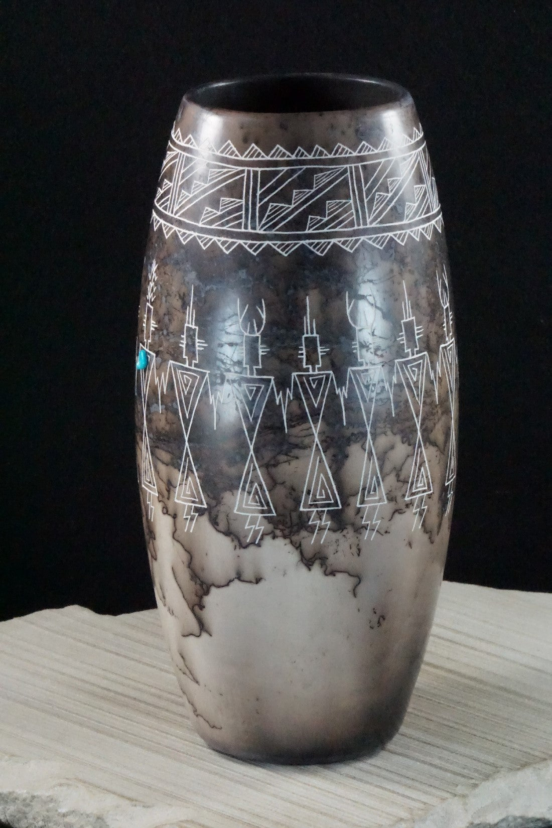 Acoma Pottery - Irvin Louis