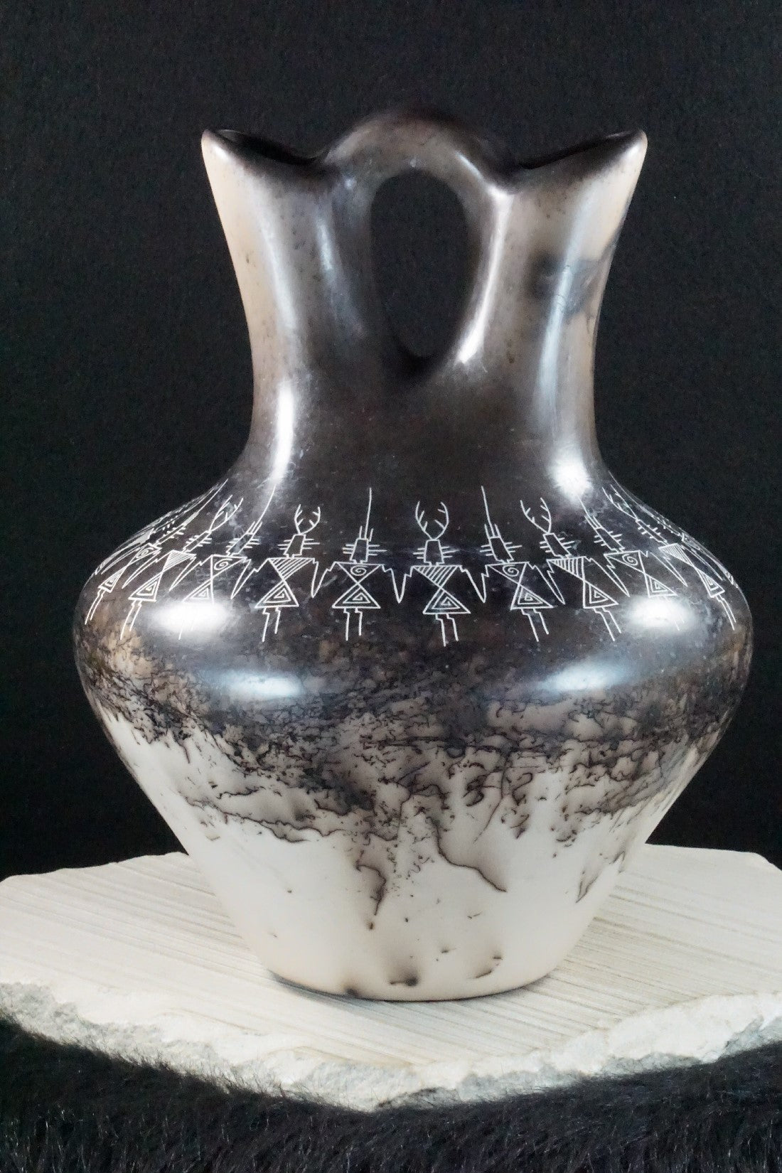 Acoma Pottery - Irvin Louis