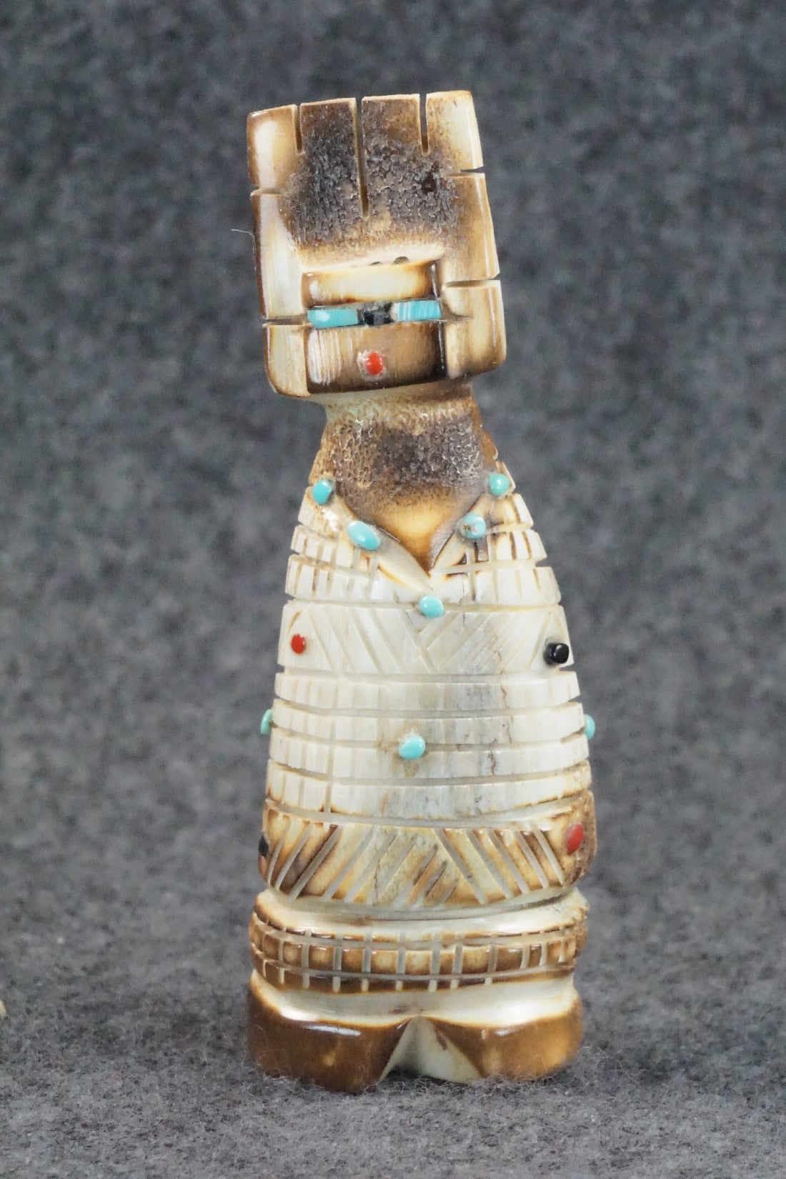 Corn Maiden Zuni Fetish Carving - Carl Etsate