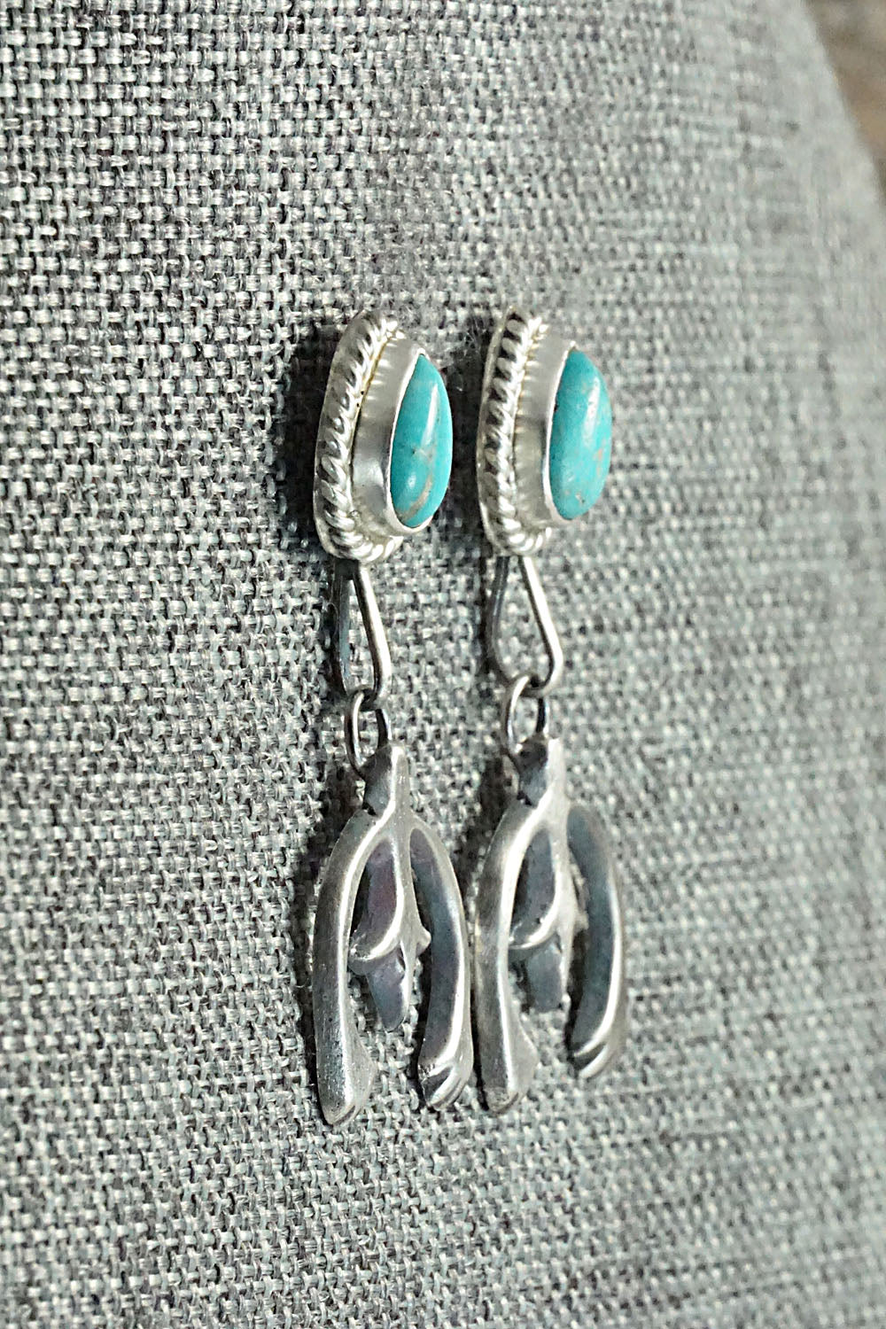 Turquoise & Sterling Silver Earrings - Verley Betone