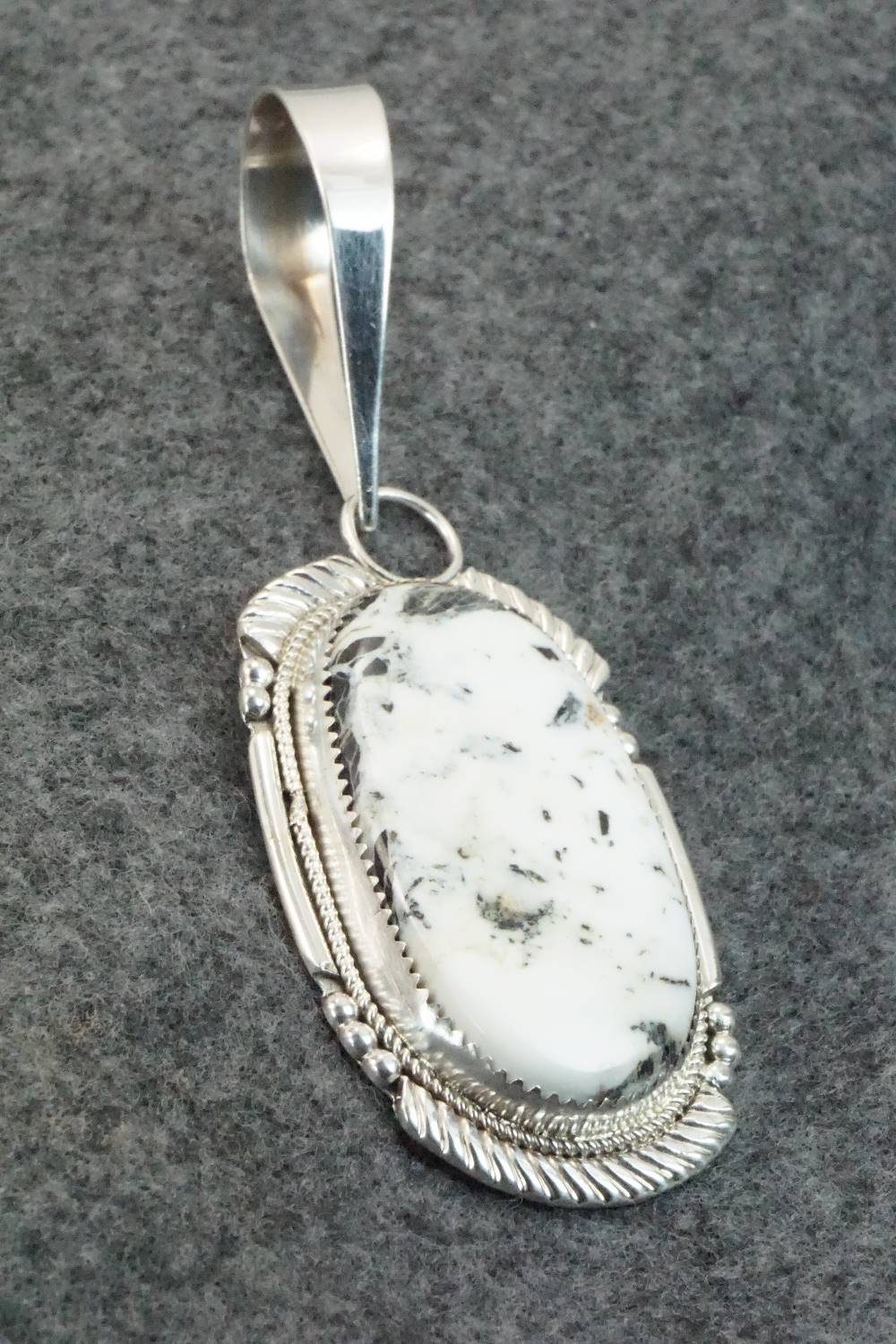 White Buffalo & Sterling Silver Pendant - Kenny Calavaza