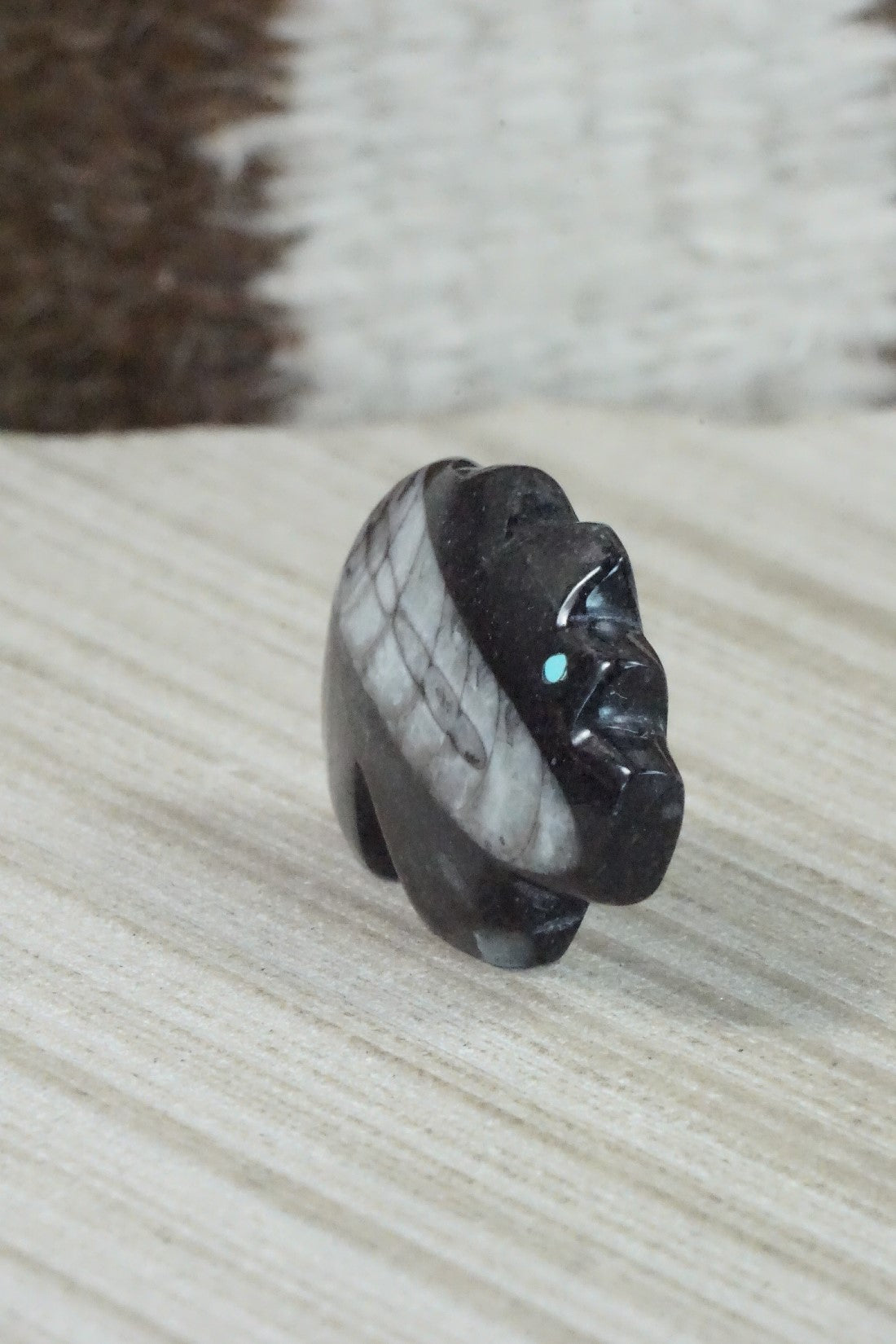 Bear Zuni Fetish Carving - Bernard Laiwakete